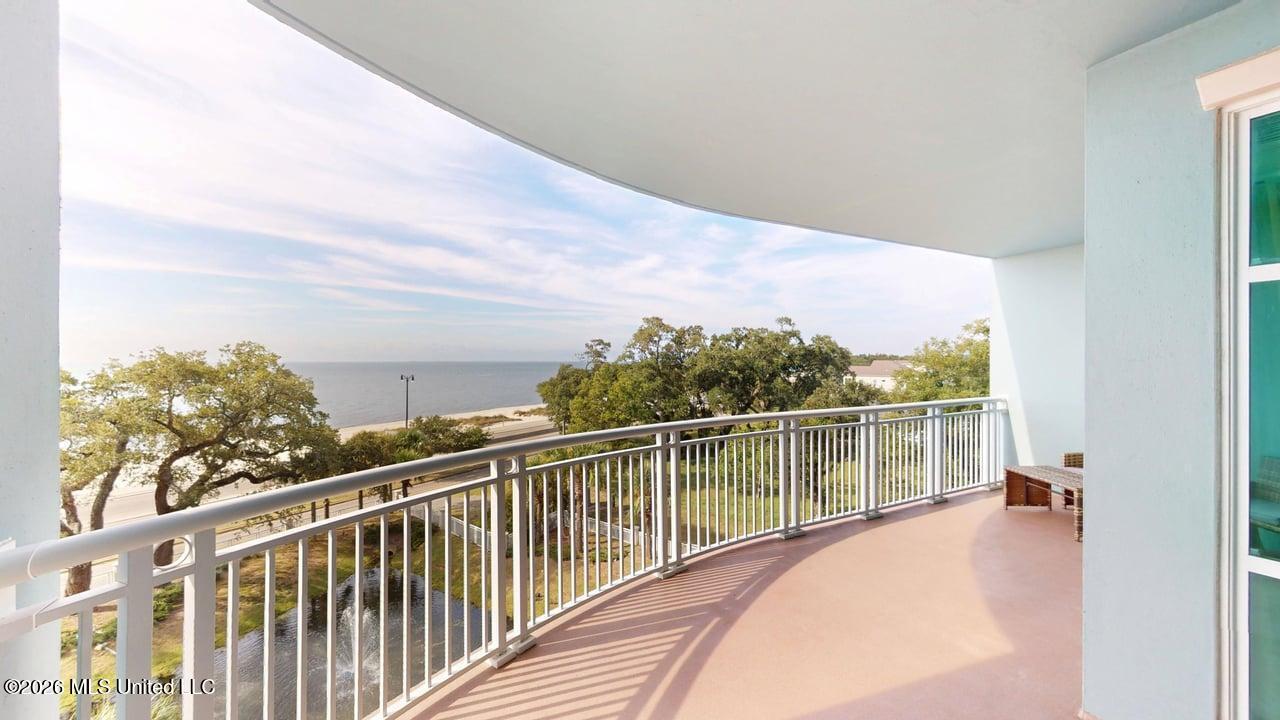 2228 Beach Drive Property Photo 24