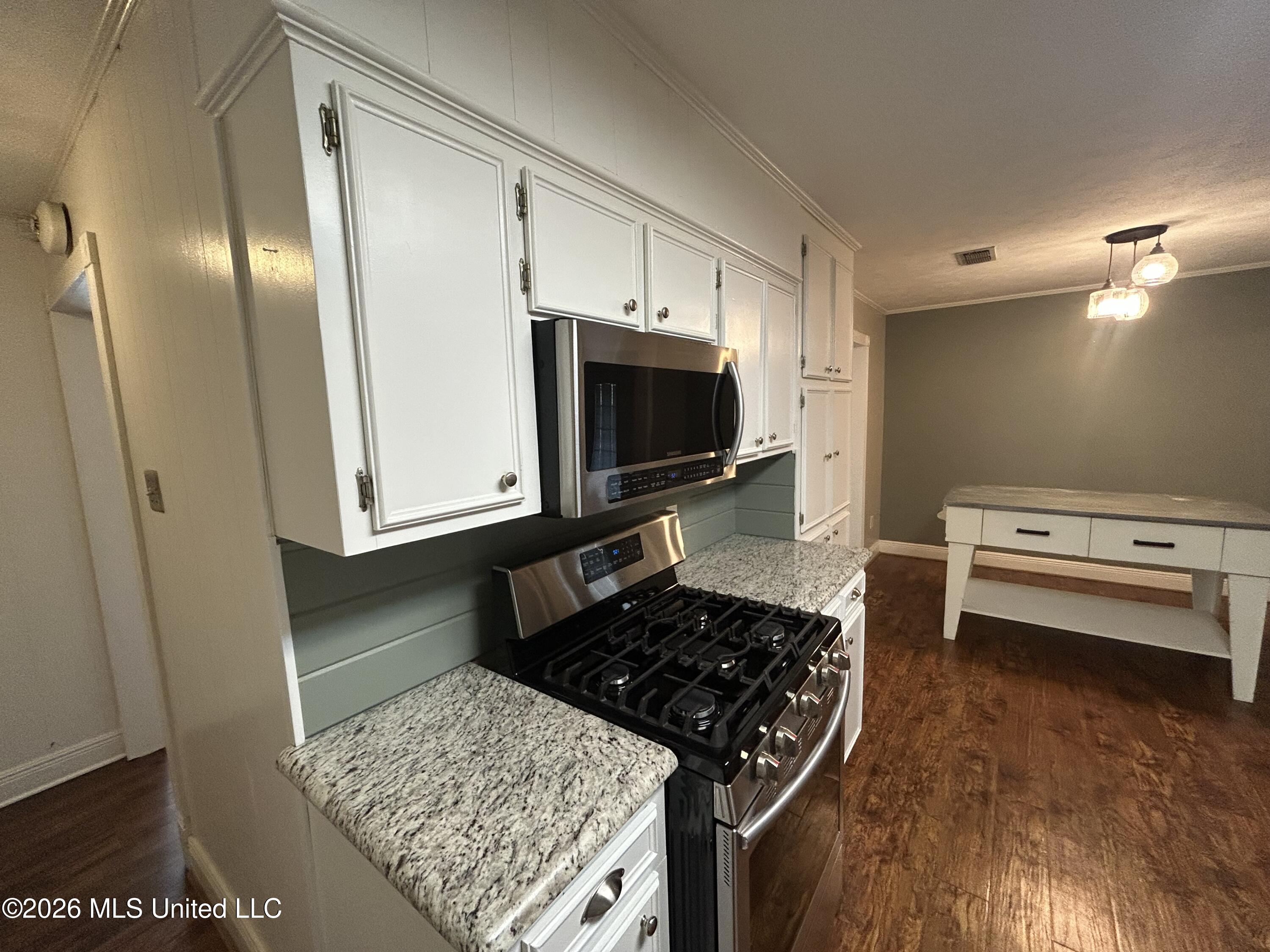 1113 Highway 98 Property Photo 5