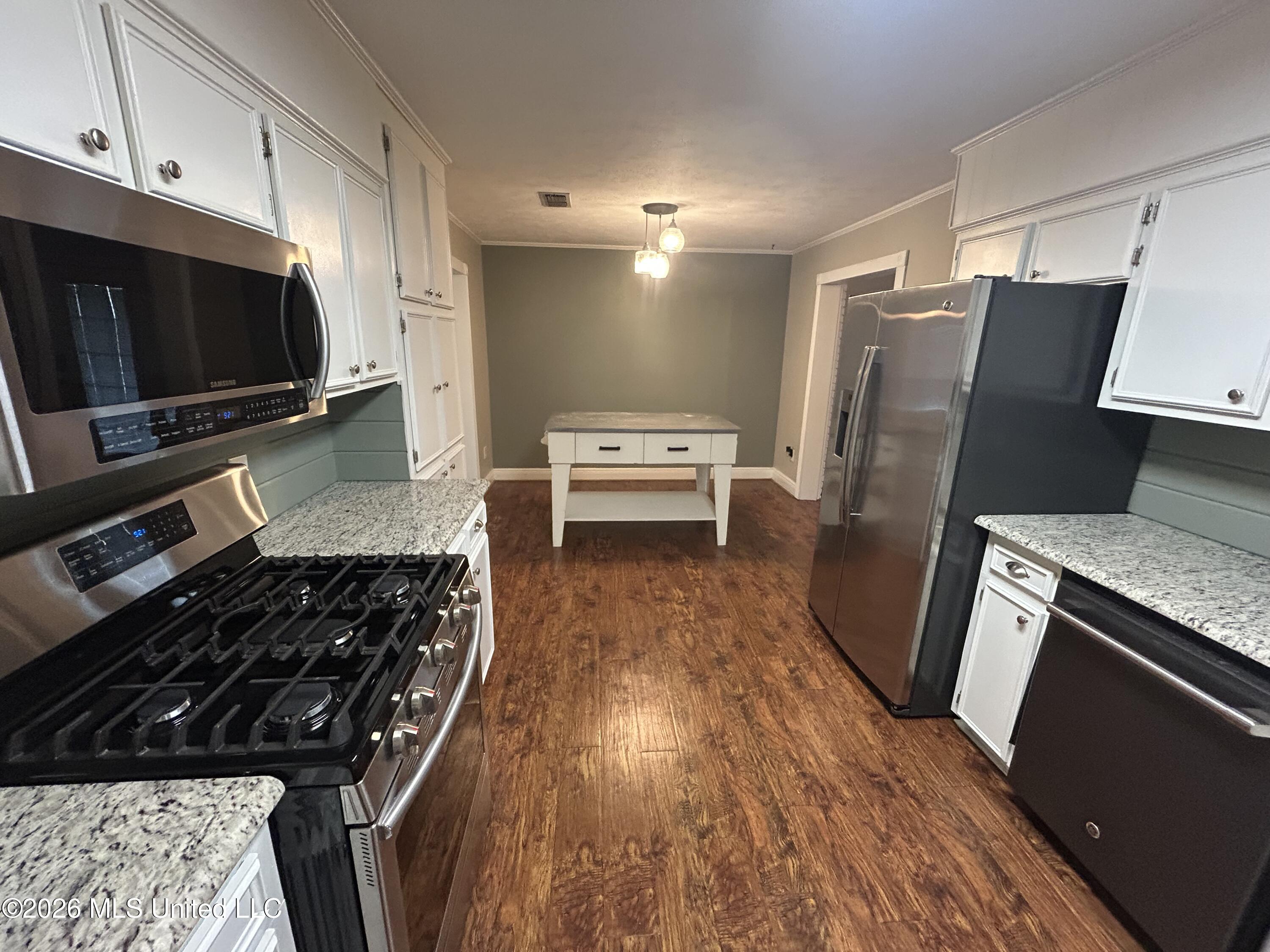 1113 Highway 98 Property Photo 6
