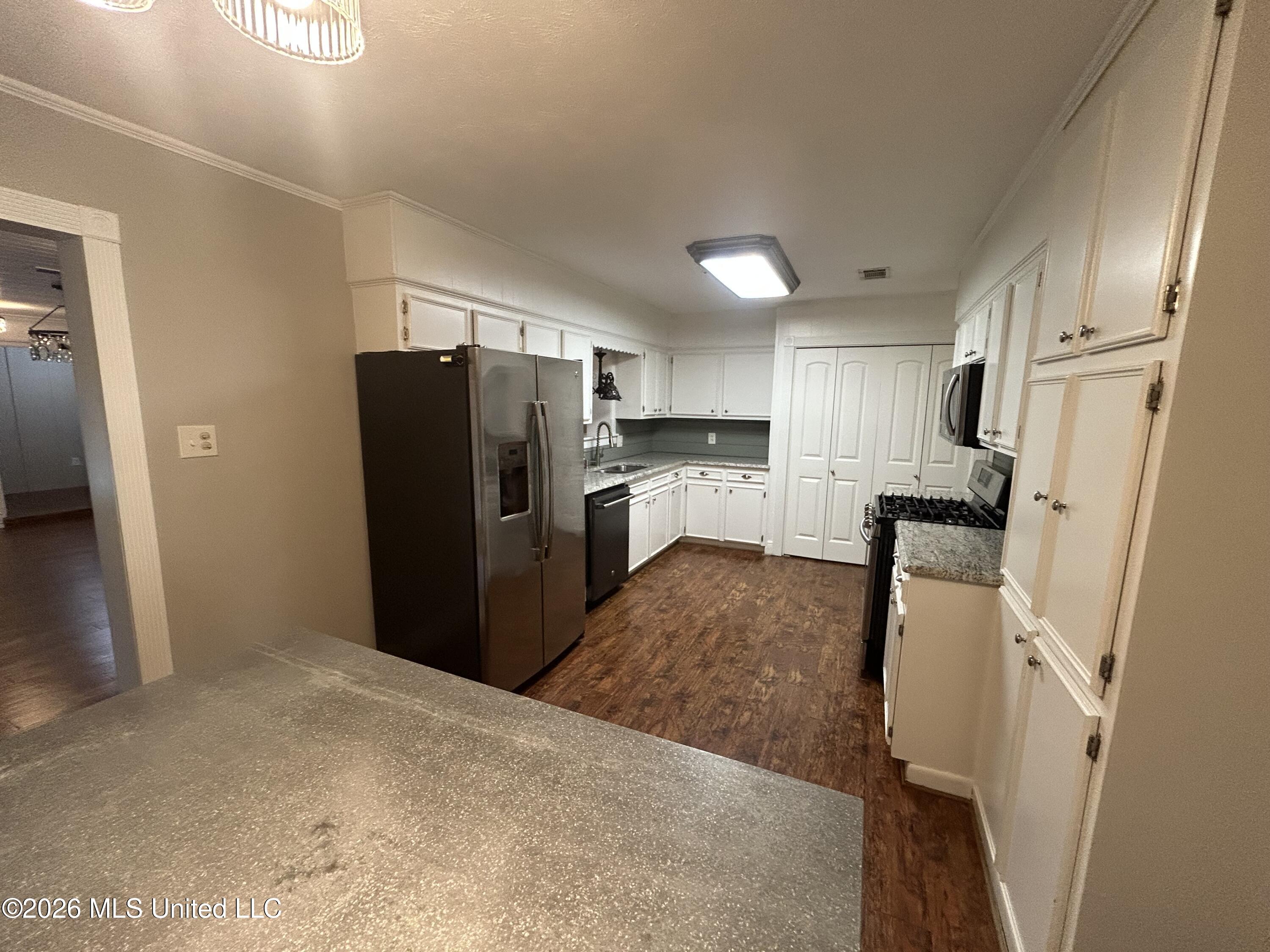 1113 Highway 98 Property Photo 9