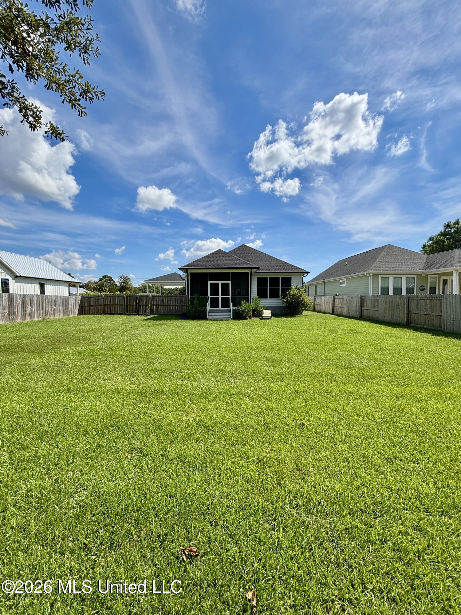 215 White Harbor Road Property Photo 5