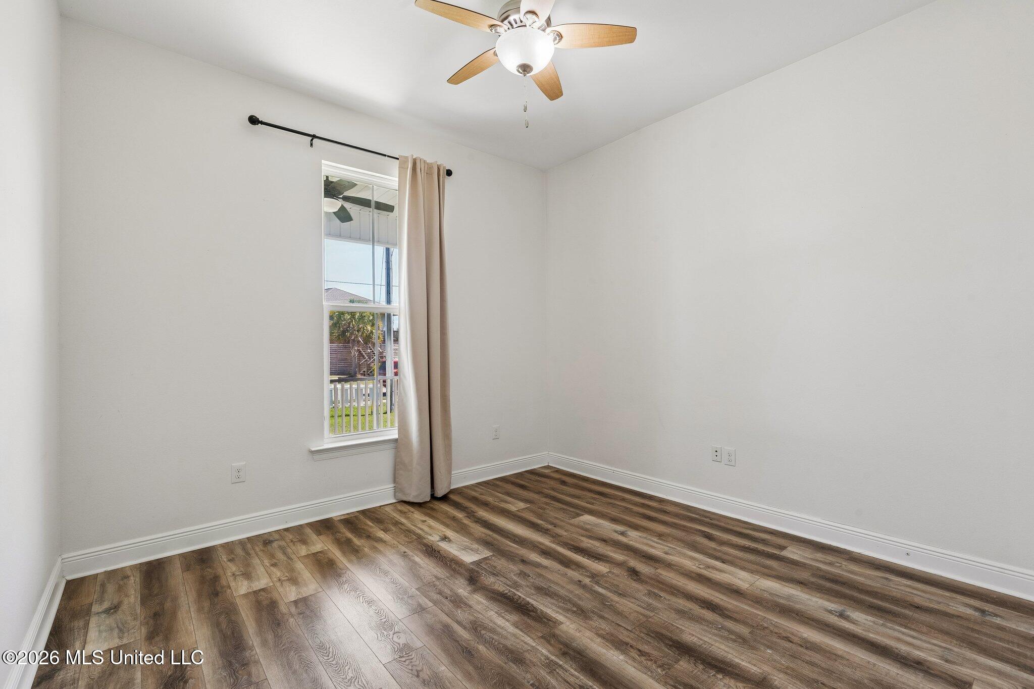 215 White Harbor Road Property Photo 26