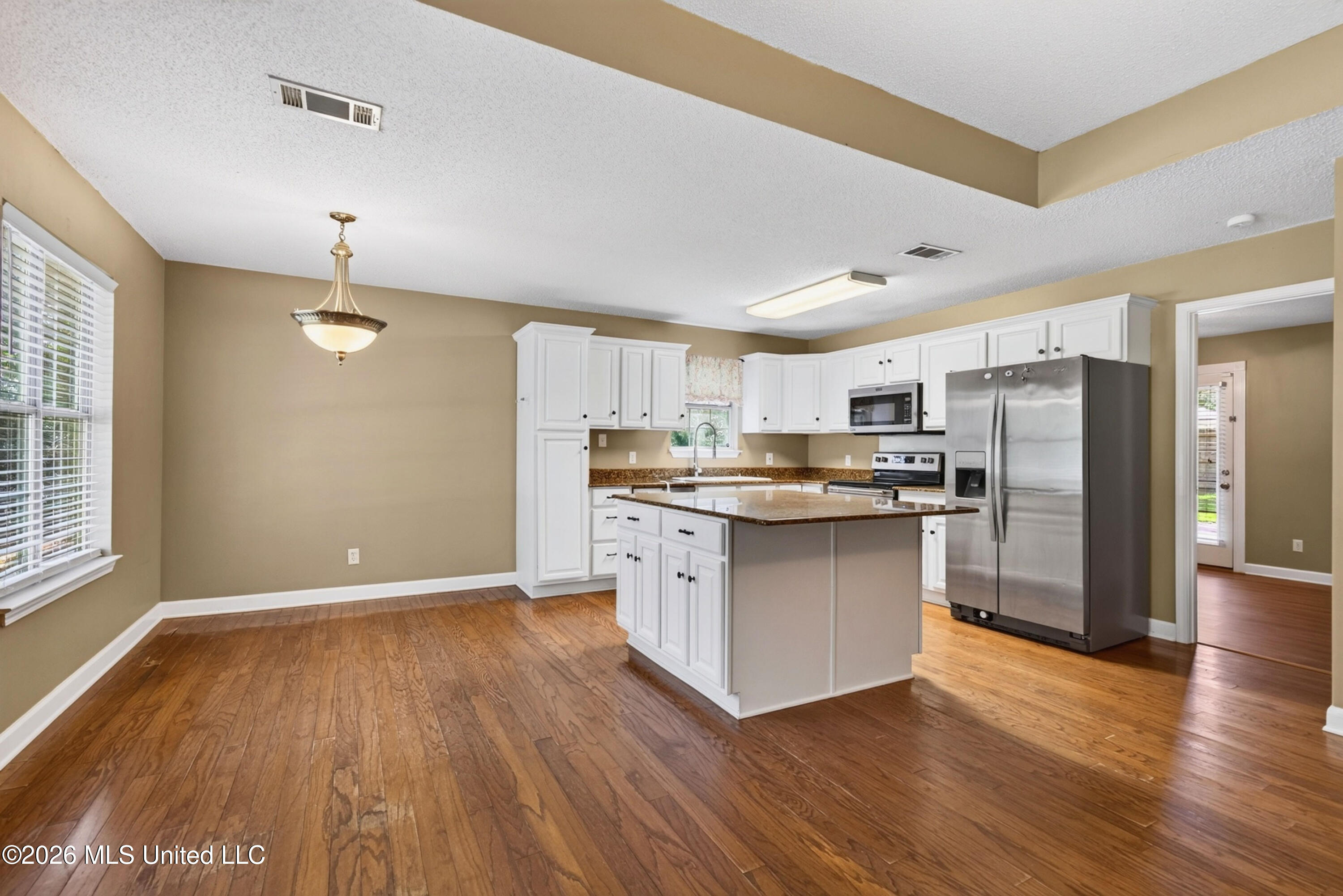 809 Peach Property Photo 8