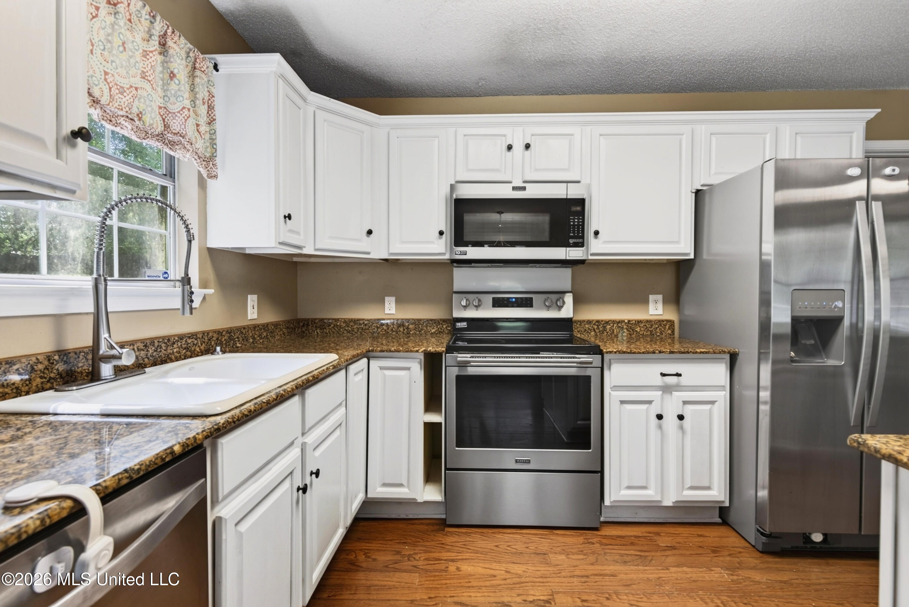 809 Peach Property Photo 10