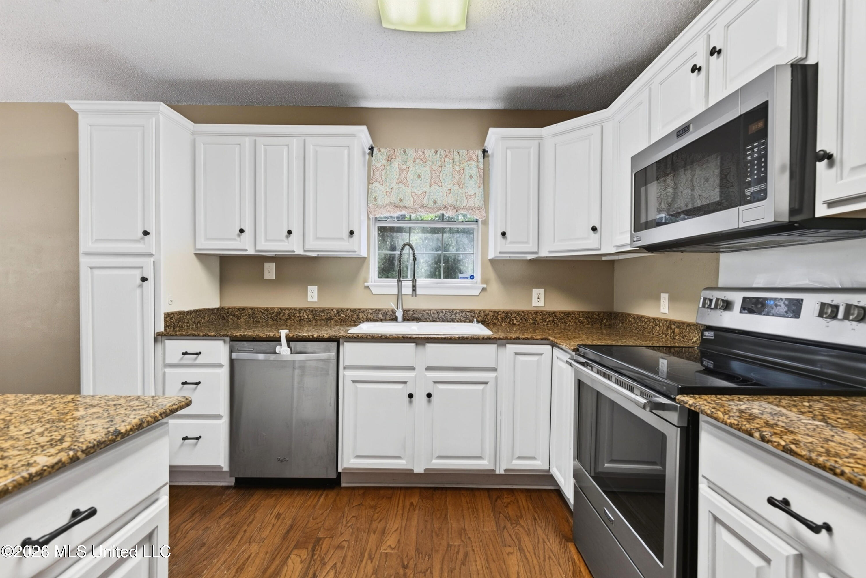 809 Peach Property Photo 11