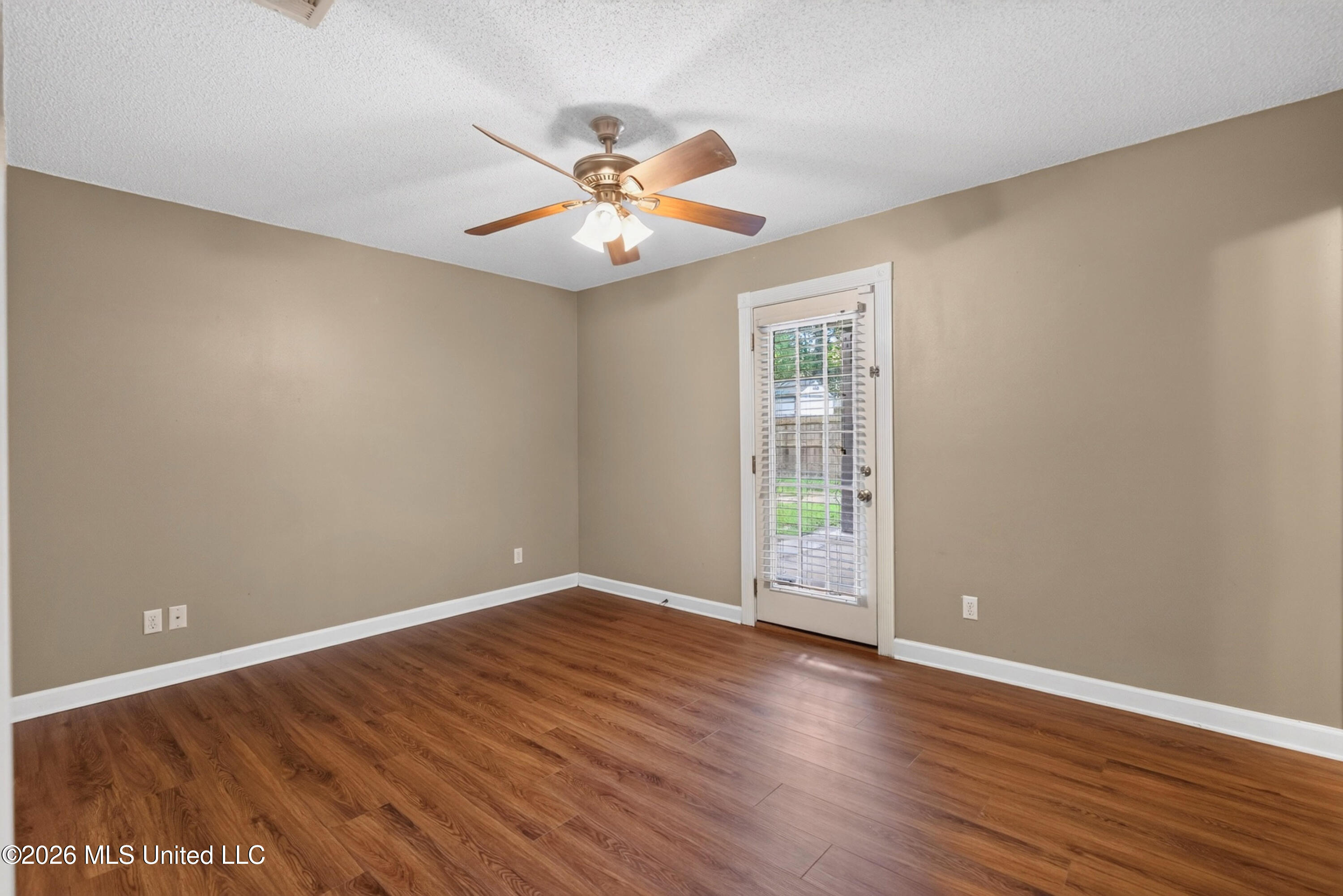 809 Peach Property Photo 14