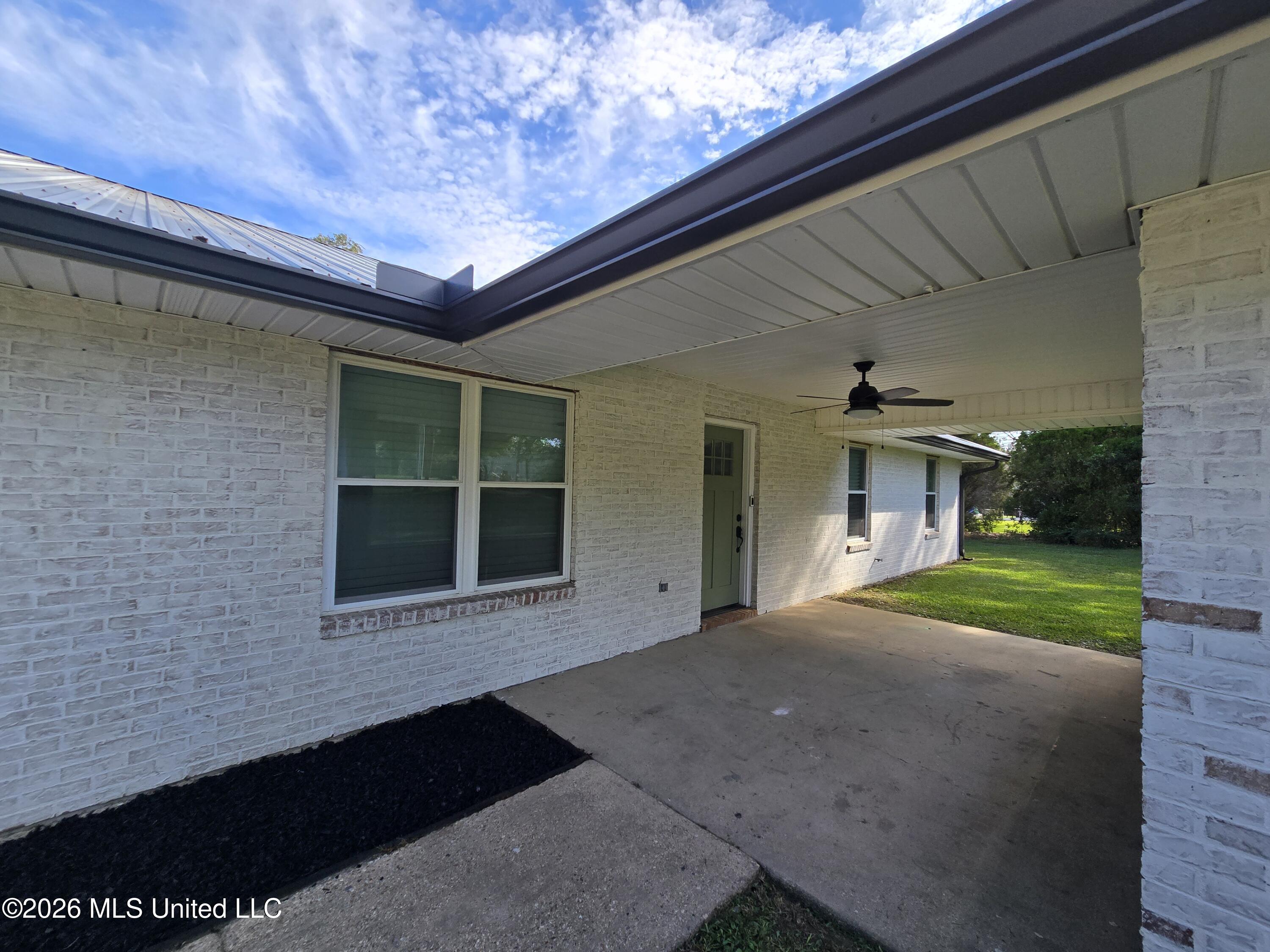 8112 Road 529 Property Photo 3