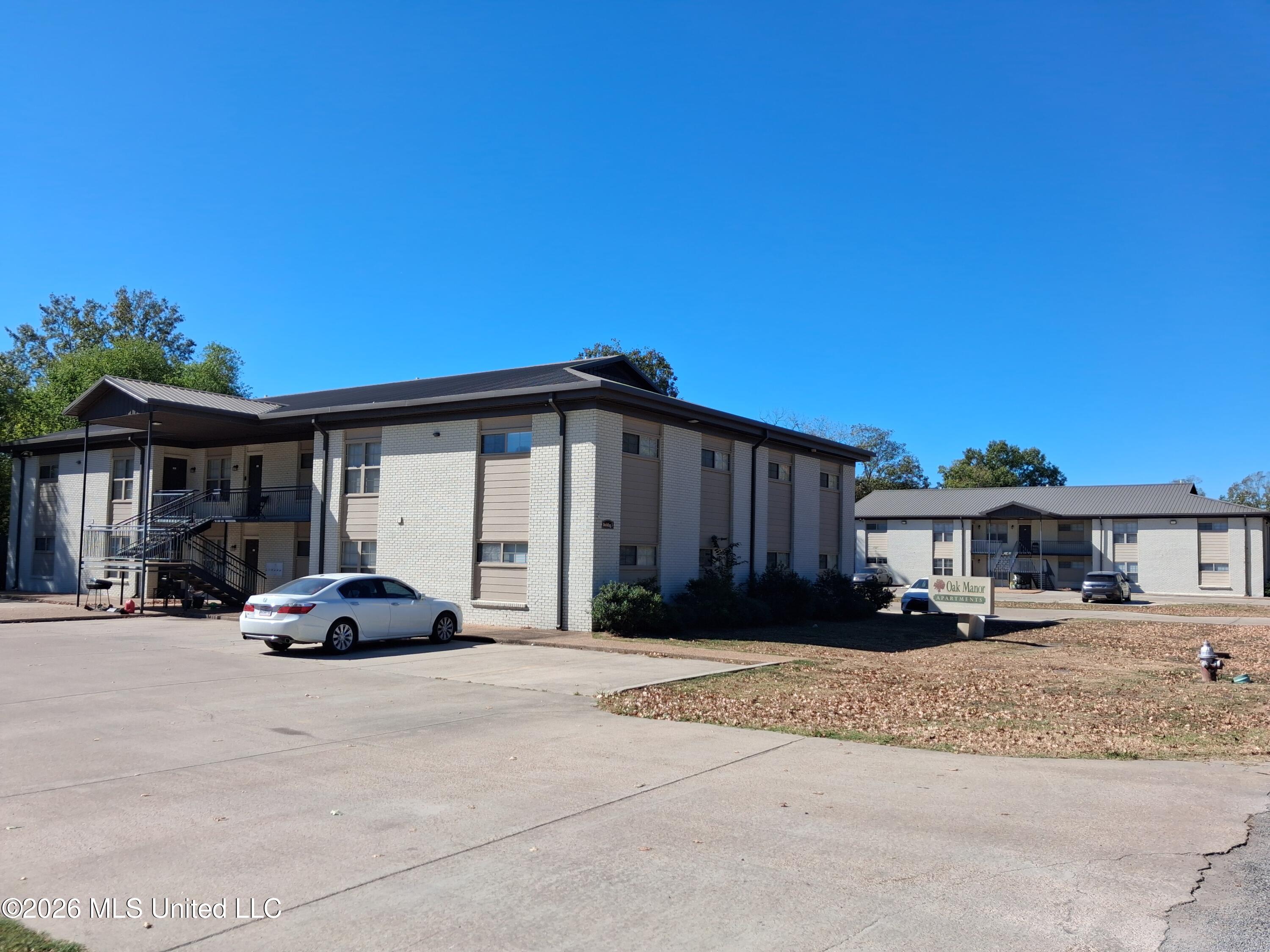 502 Dorsett Drive Property Photo 1