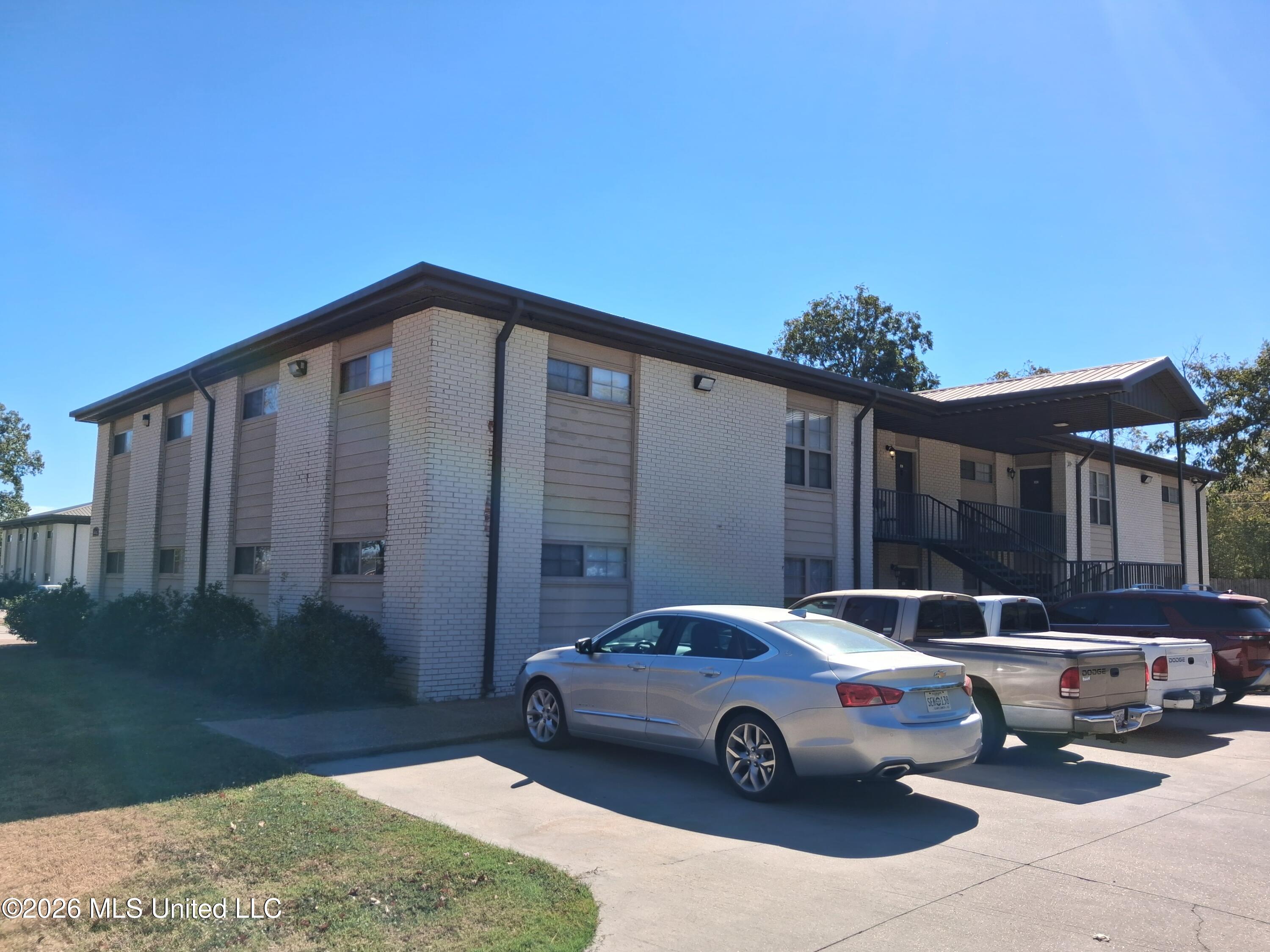 502 Dorsett Drive Property Photo 4