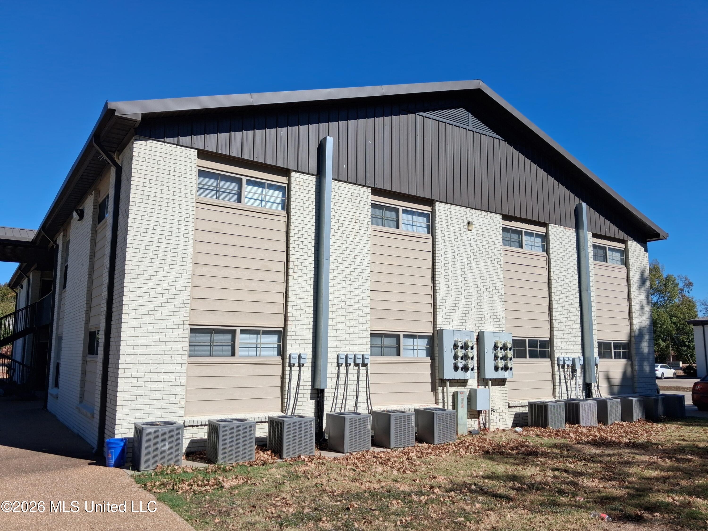 502 Dorsett Drive Property Photo 6