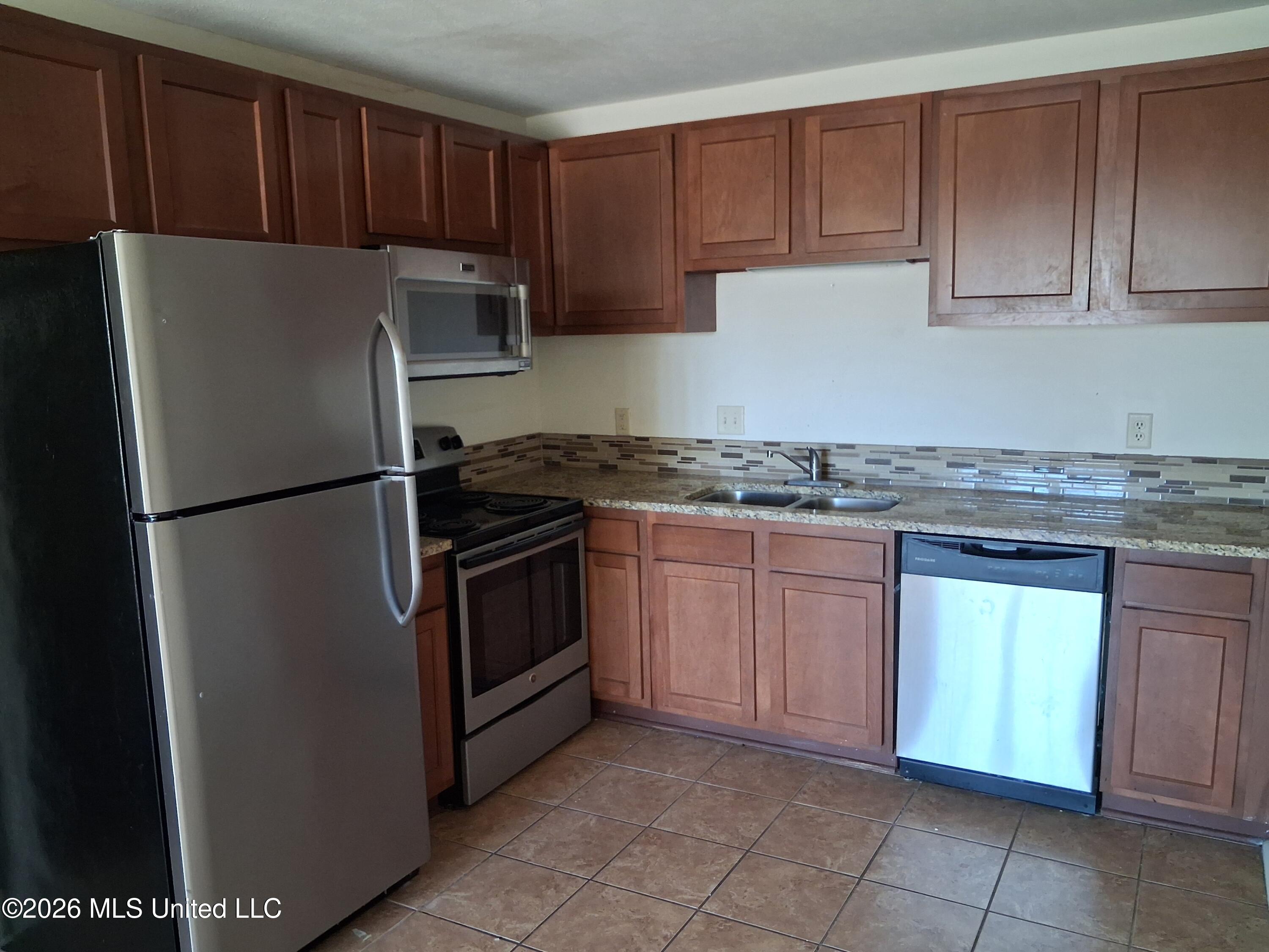 502 Dorsett Drive Property Photo 13