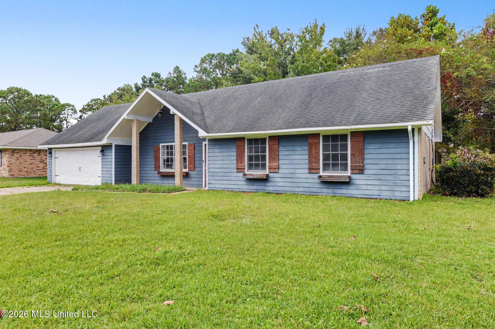 2208 Lewis Gate Drive Property Photo 2