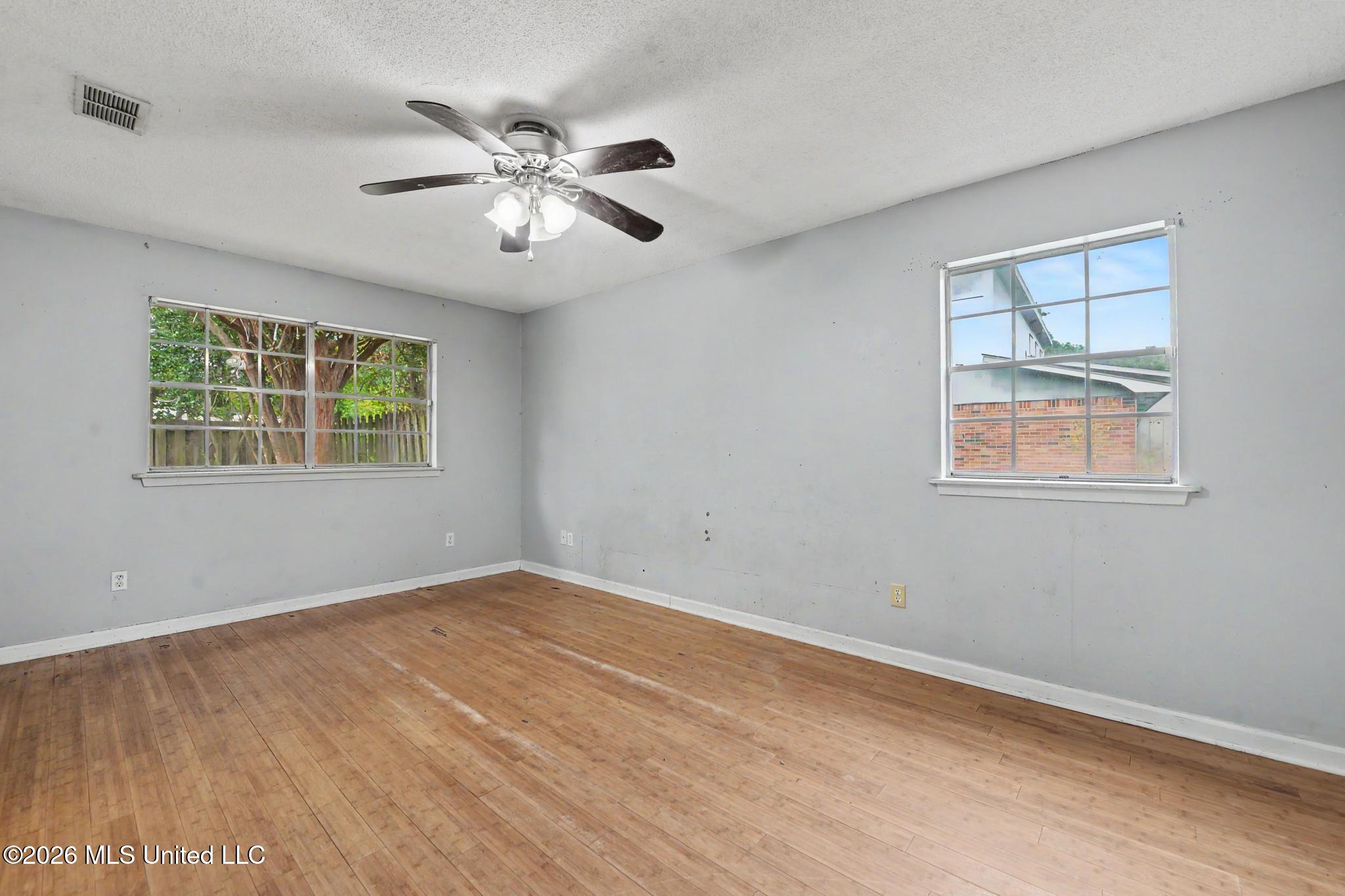 2208 Lewis Gate Drive Property Photo 8
