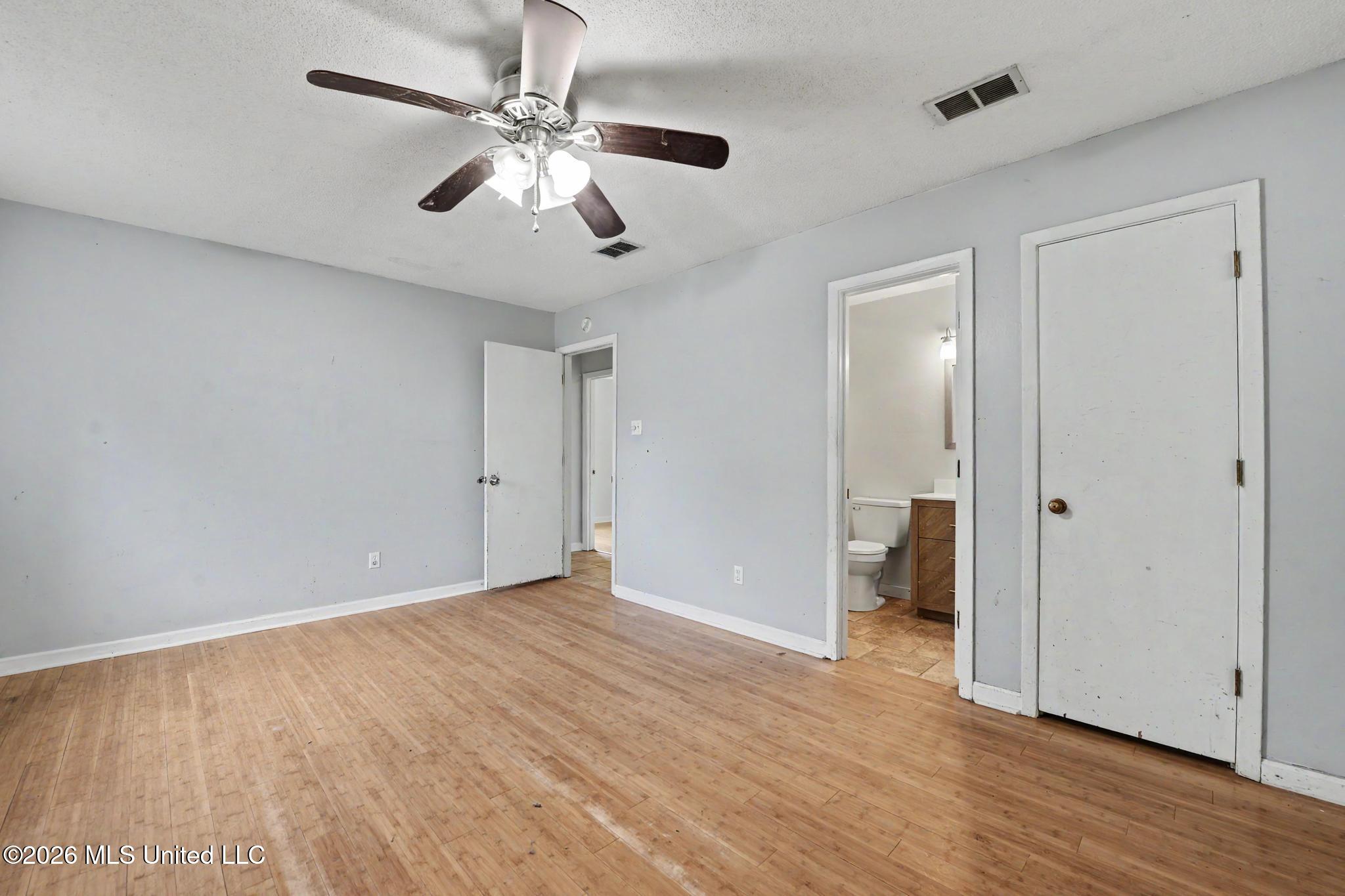 2208 Lewis Gate Drive Property Photo 9