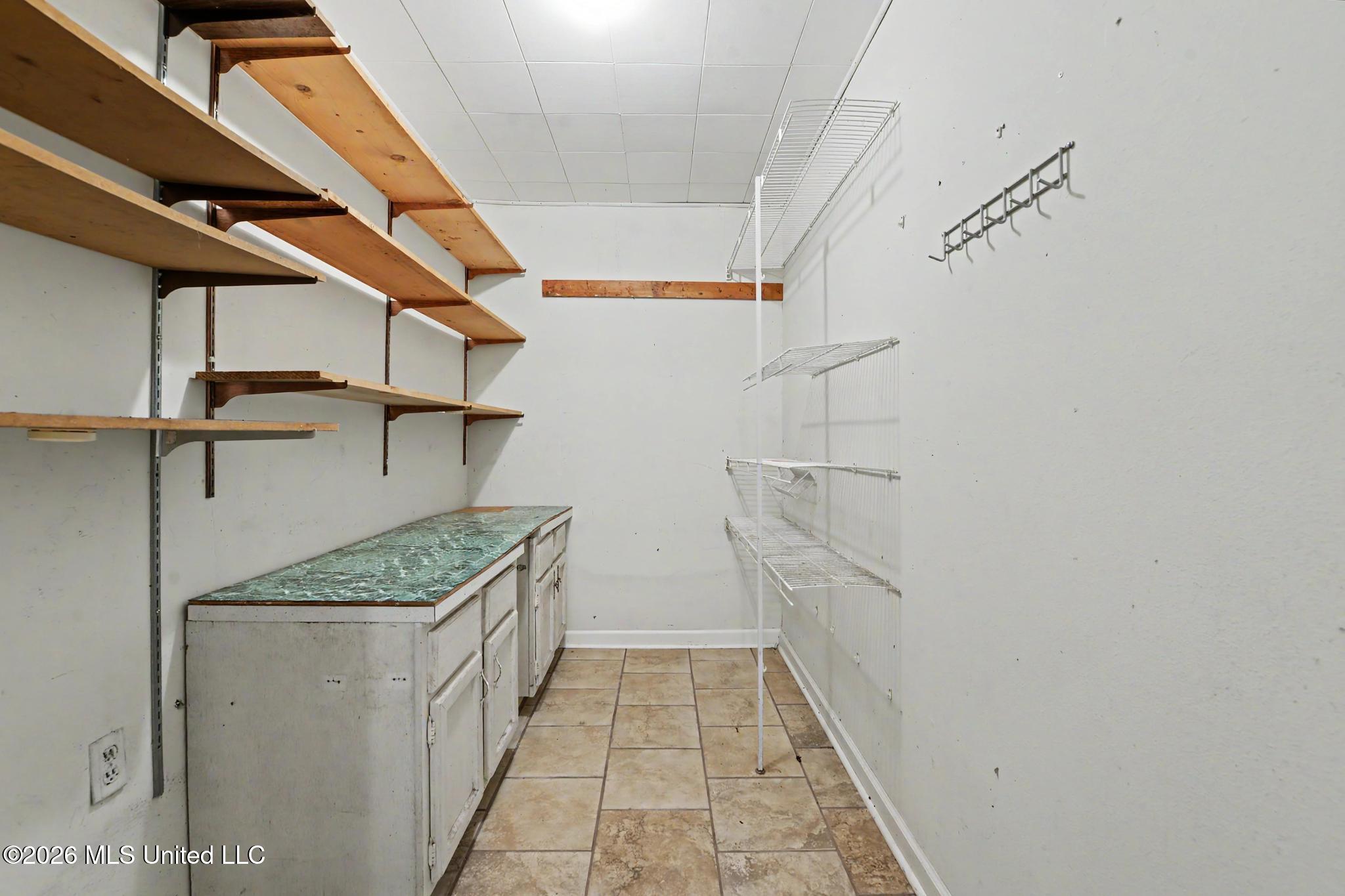 2208 Lewis Gate Drive Property Photo 18