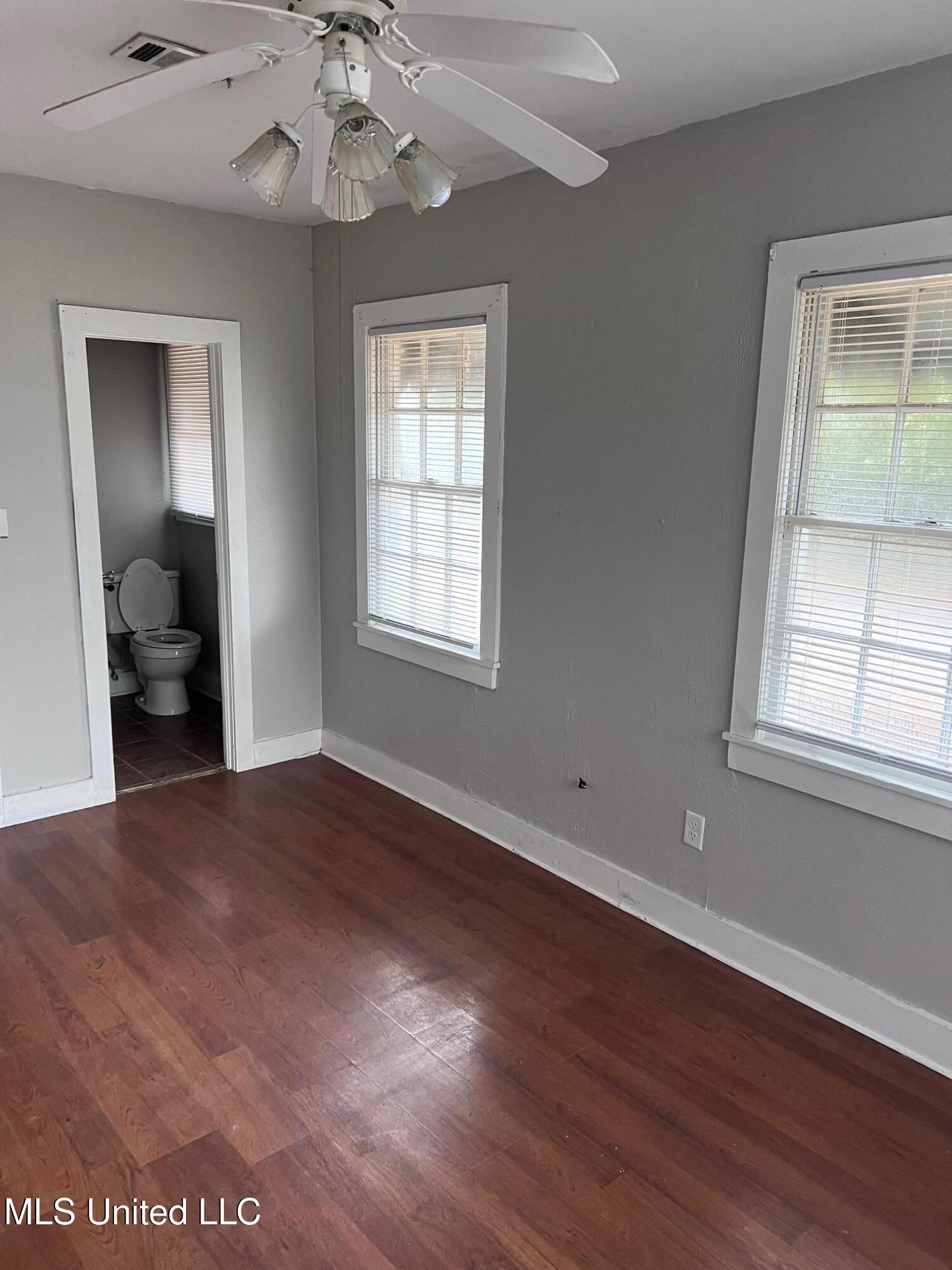 2700 Pine Avenue Property Photo 8