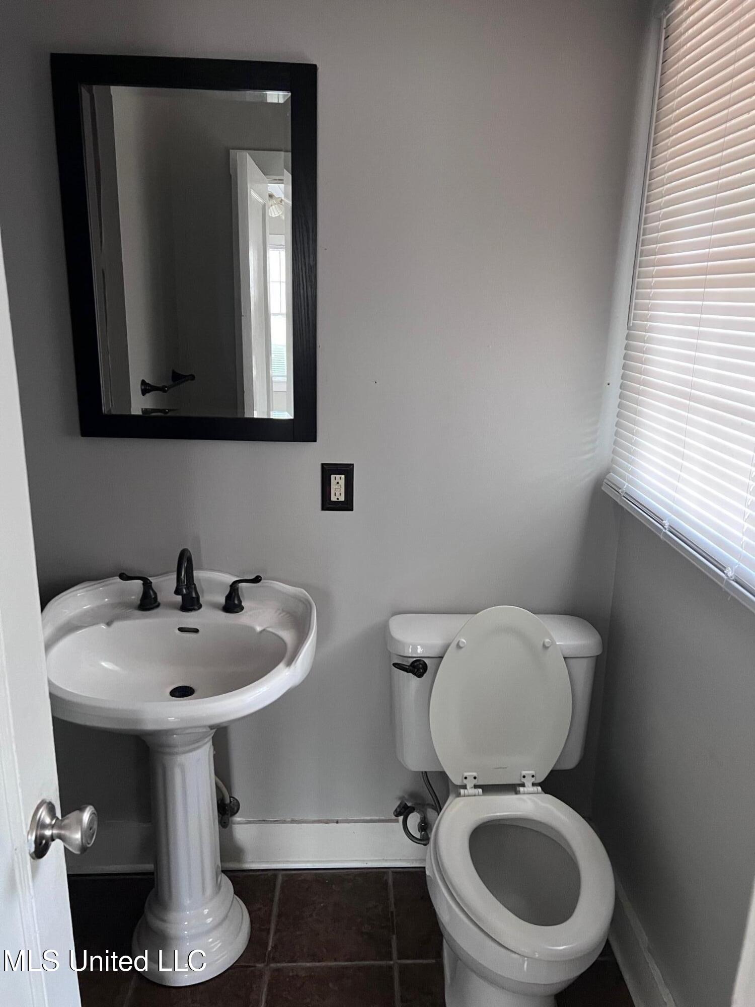 2700 Pine Avenue Property Photo 9