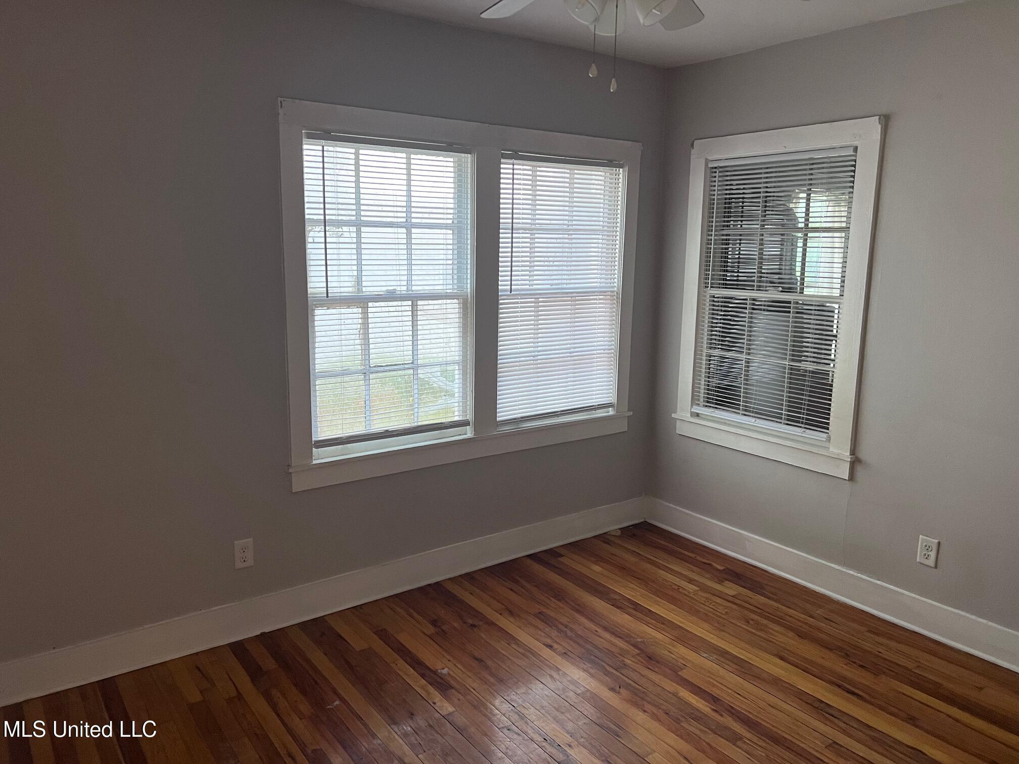 2700 Pine Avenue Property Photo 11