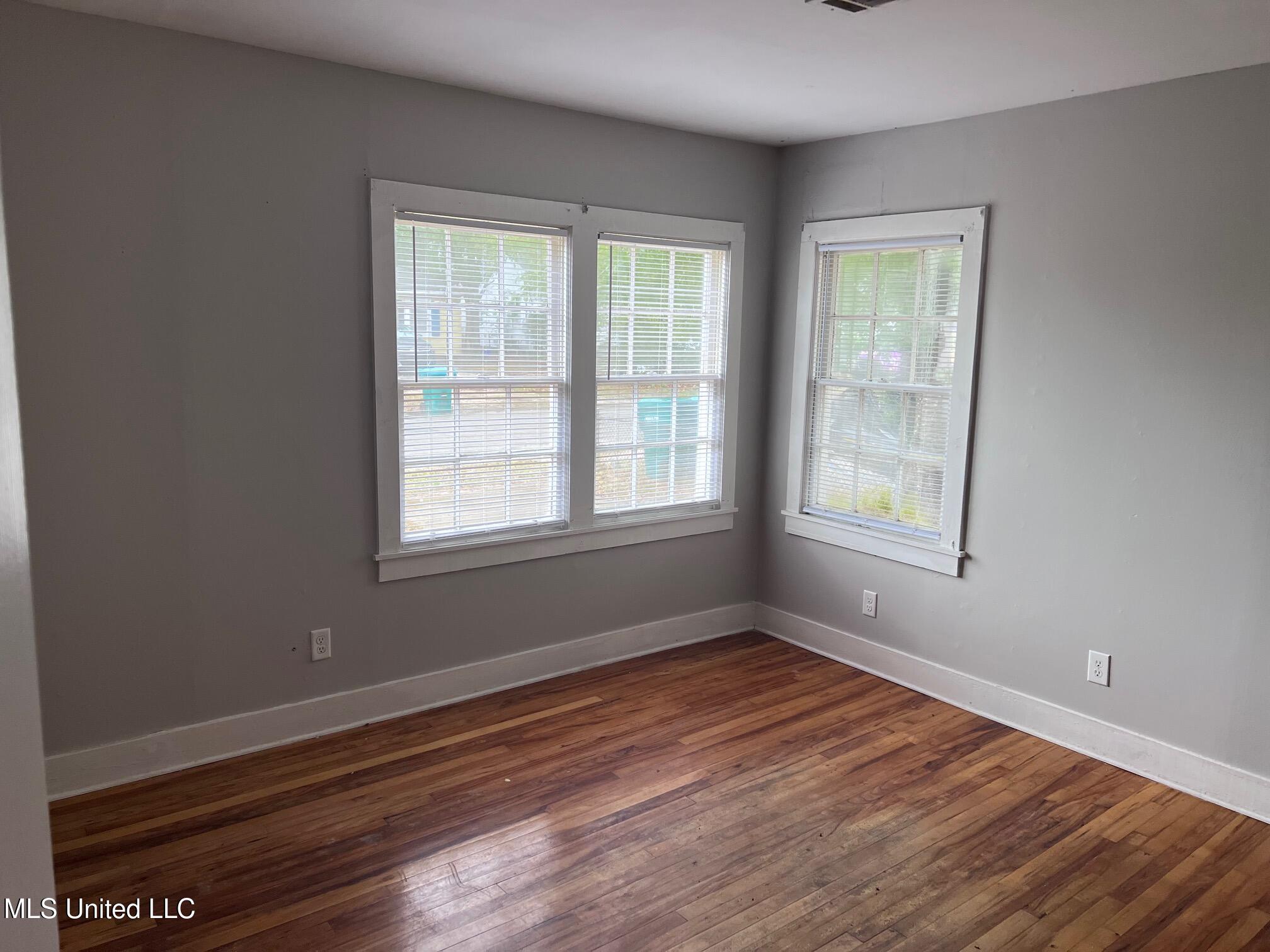 2700 Pine Avenue Property Photo 13