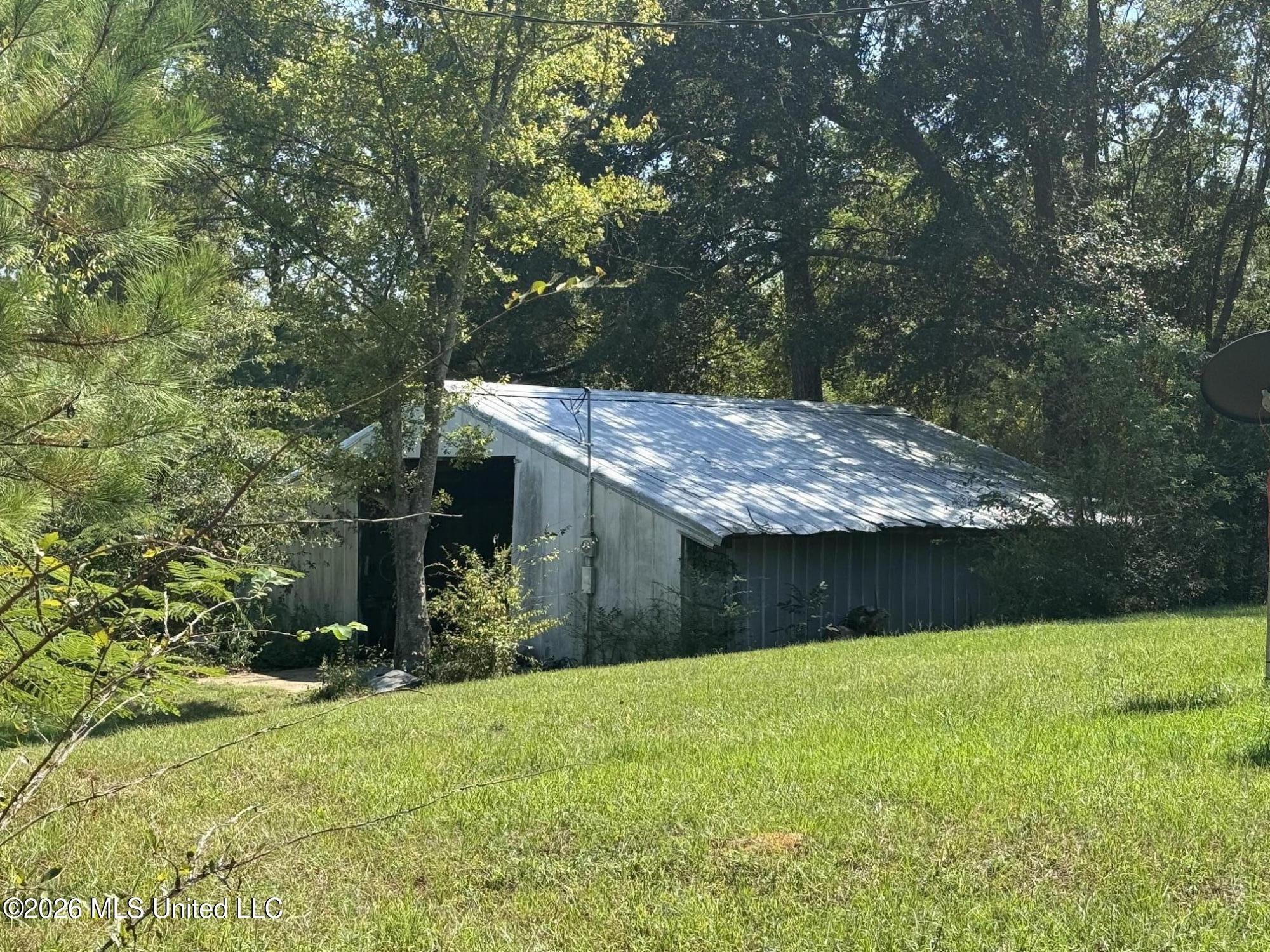 5072 S Highway 13 Property Photo 2