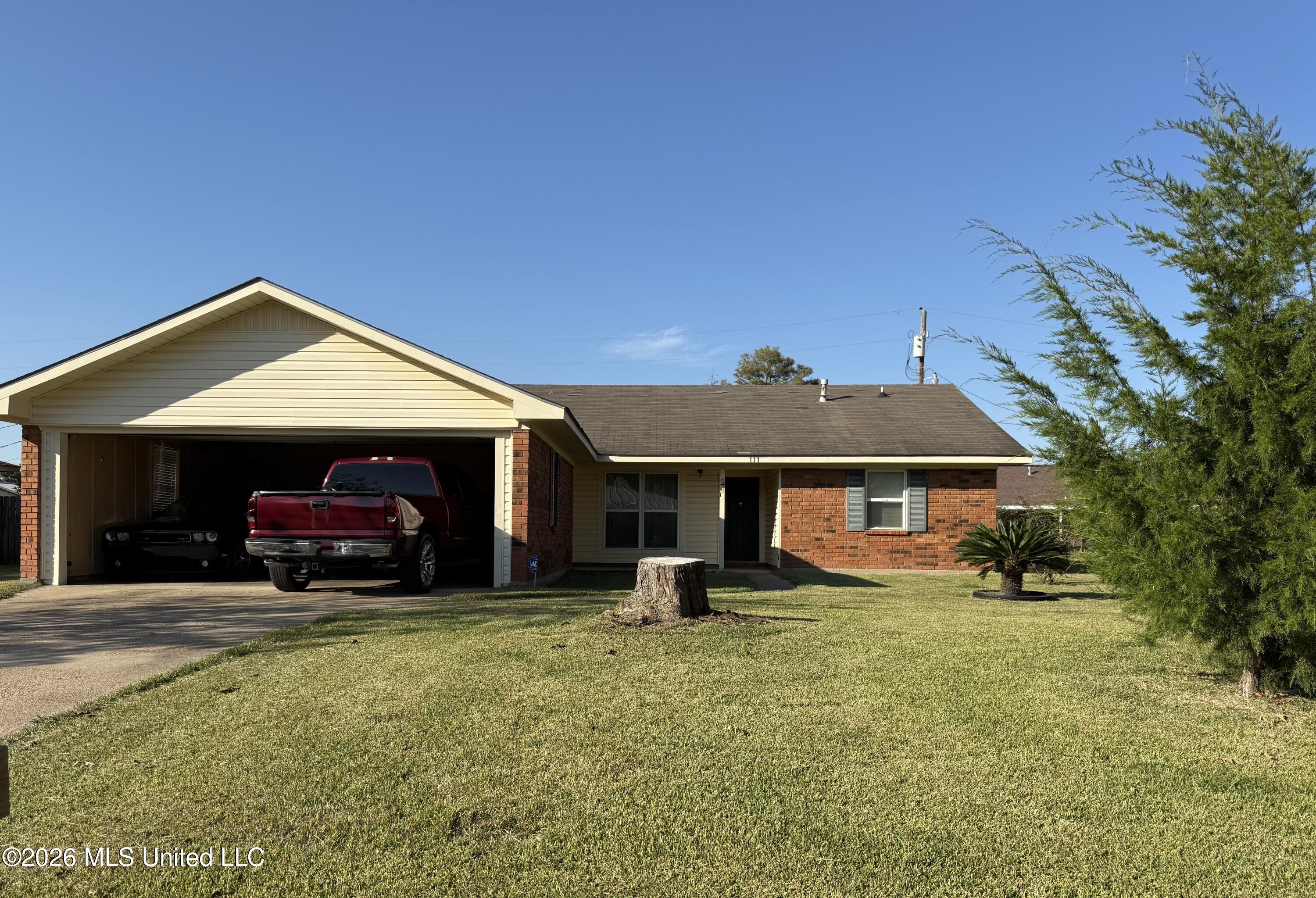111 Miranda Drive Property Photo 2