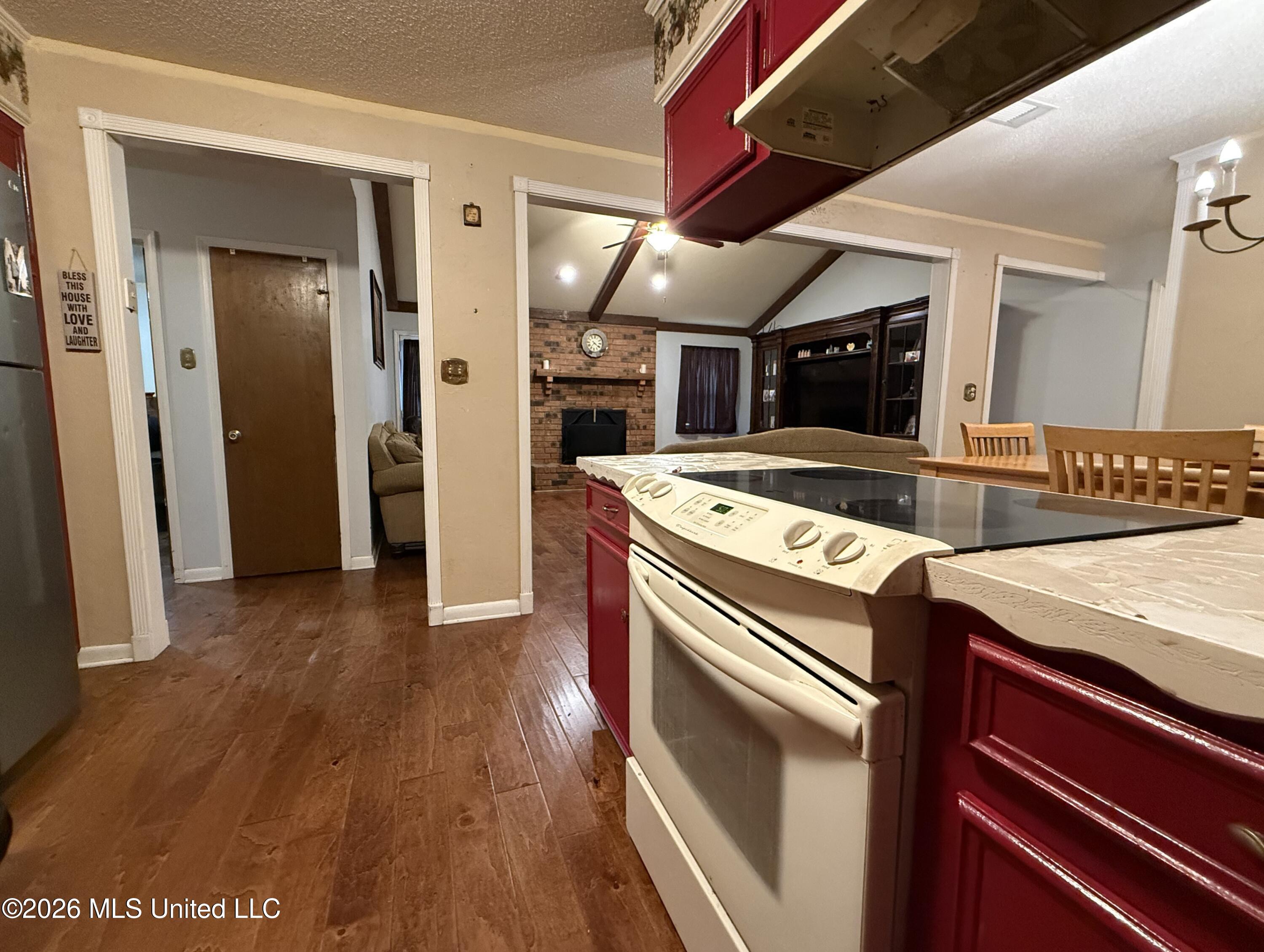 111 Miranda Drive Property Photo 8