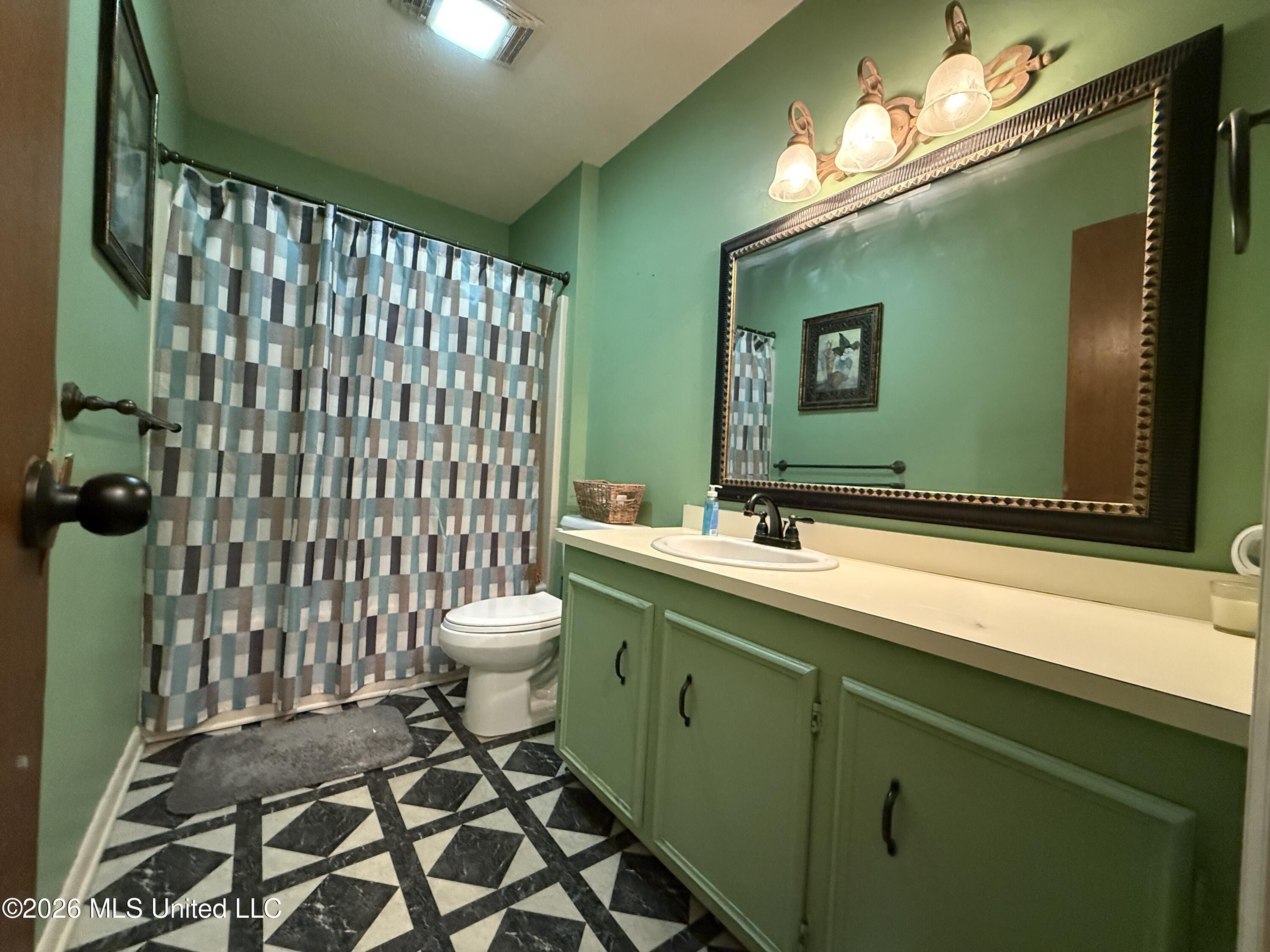 111 Miranda Drive Property Photo 12