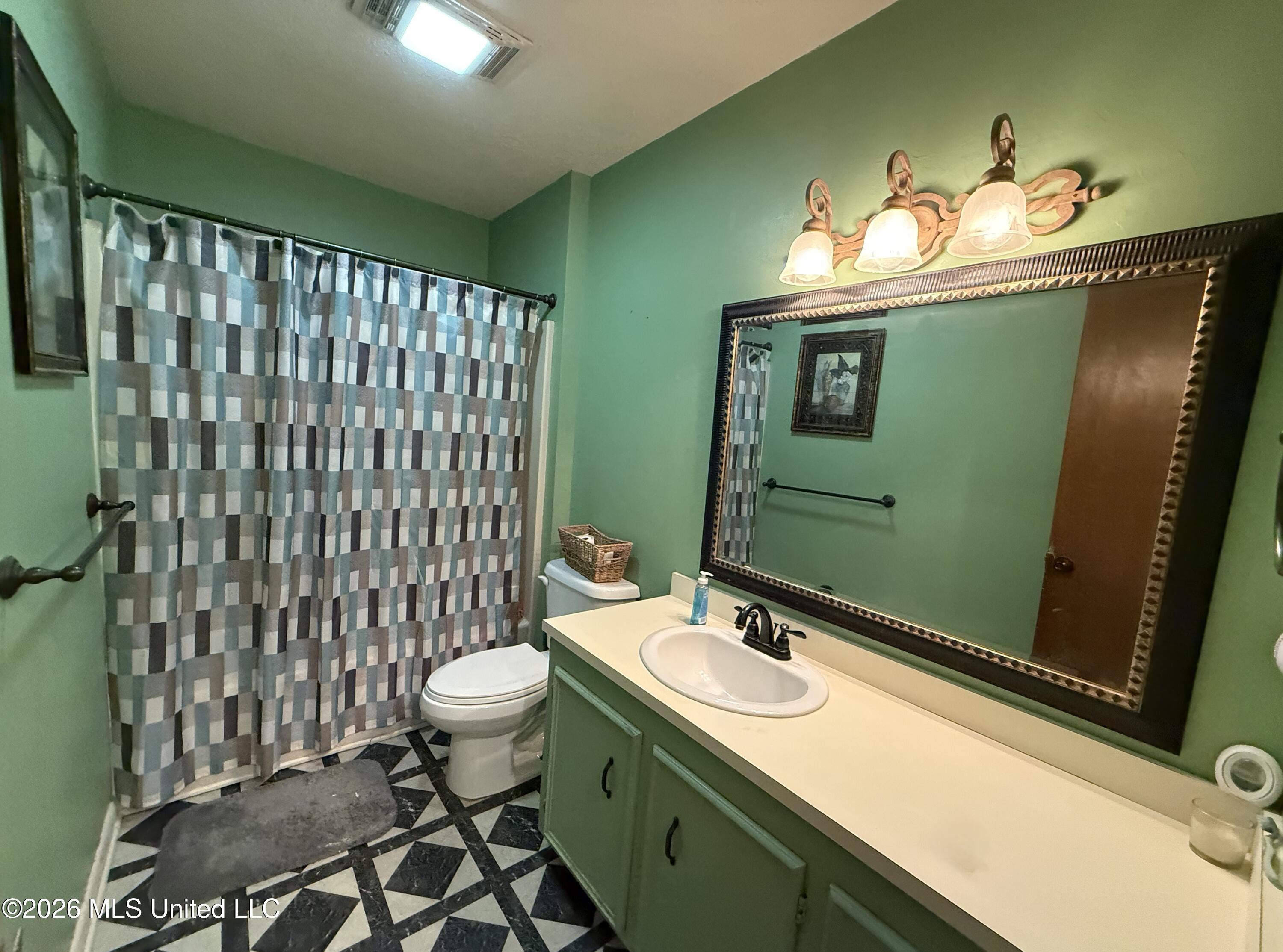 111 Miranda Drive Property Photo 13