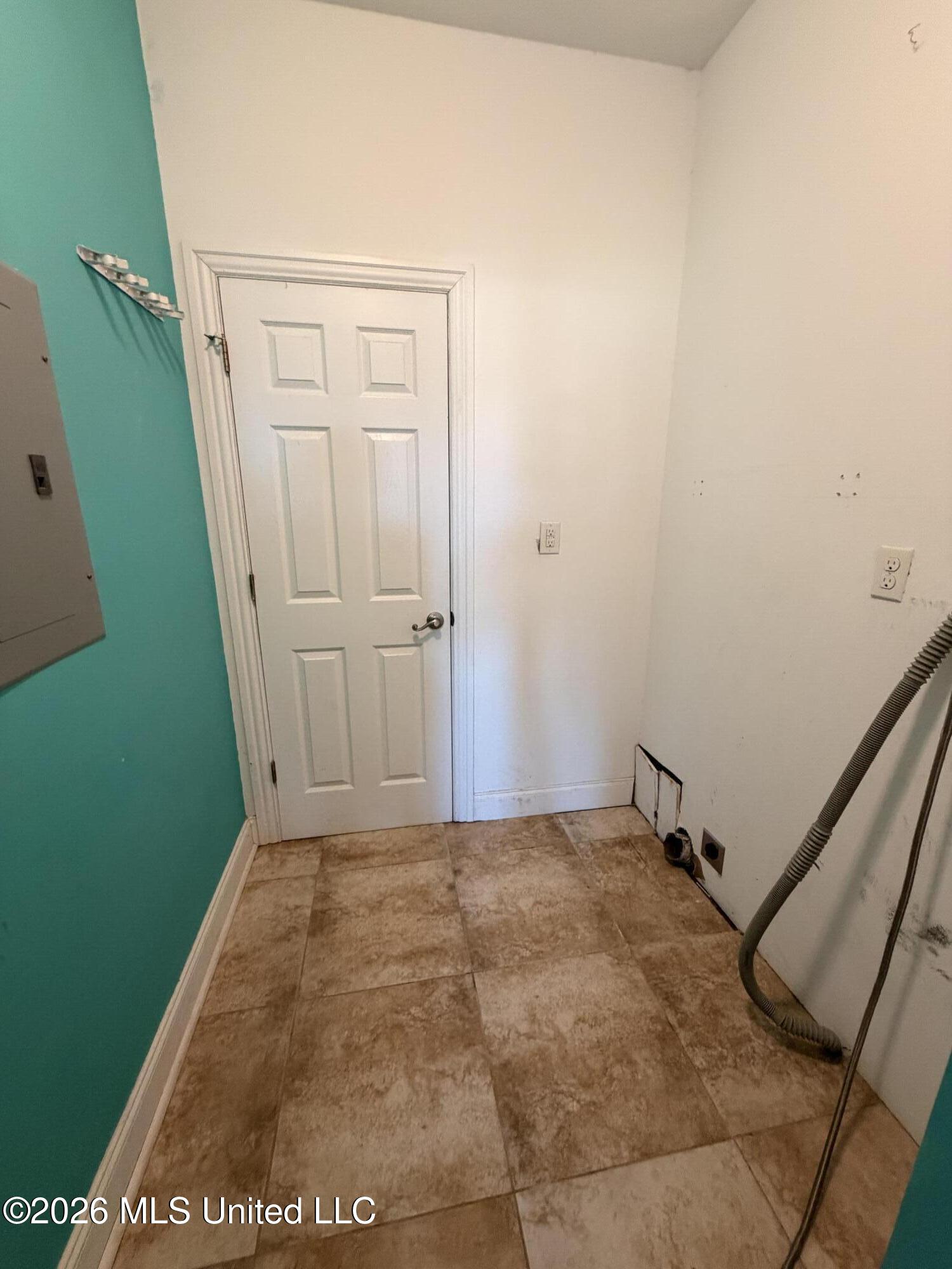 224 Oak Street Property Photo 8