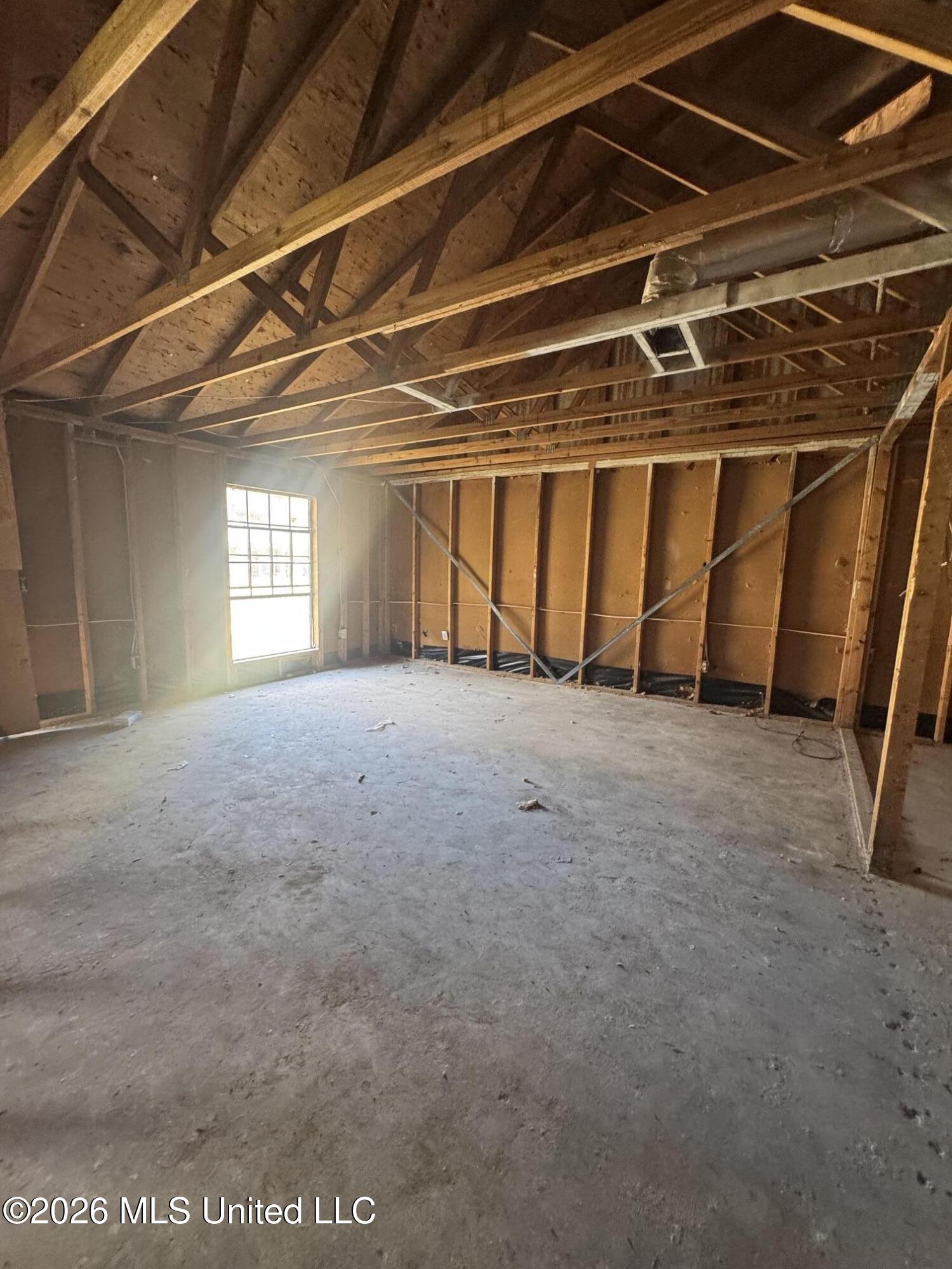 2114 Thousand Oaks Drive Property Photo 6