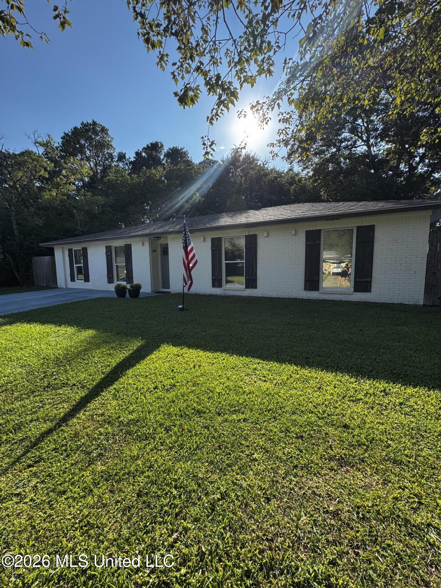 102 Shiloh Circle Property Photo 1