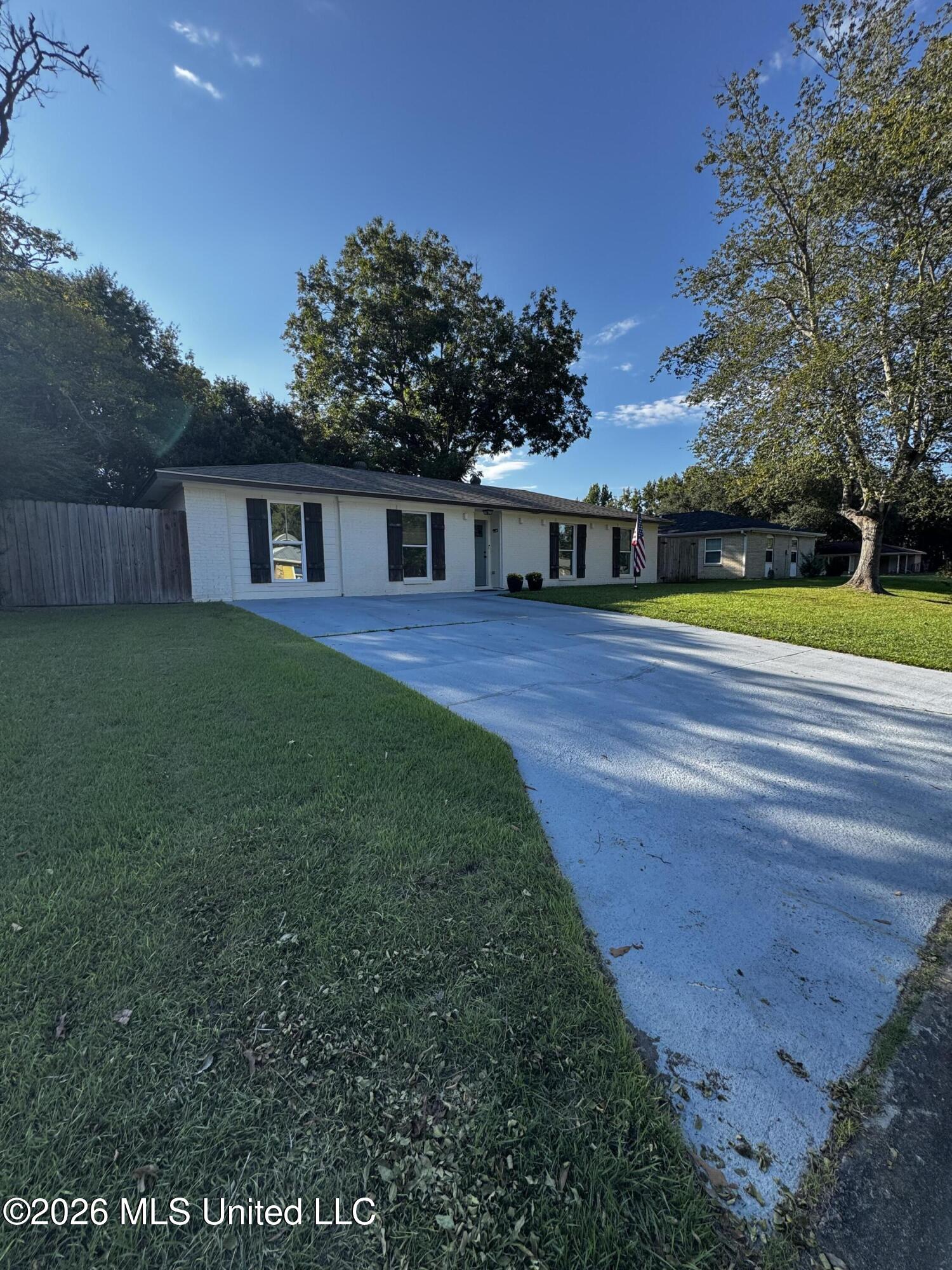 102 Shiloh Circle Property Photo 3
