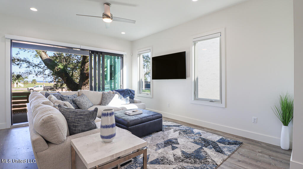 136 Markham Drive Property Photo 4