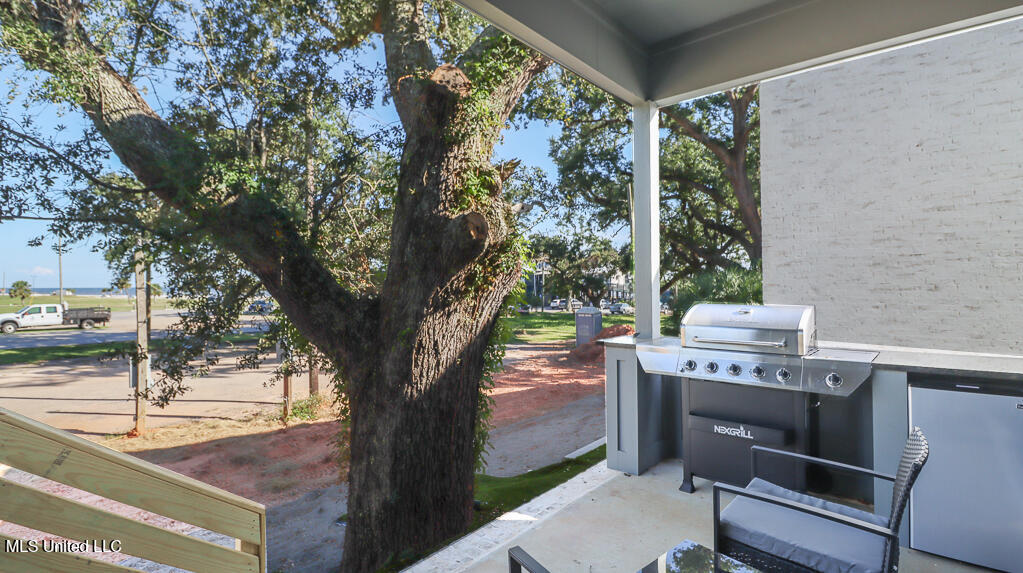 136 Markham Drive Property Photo 5
