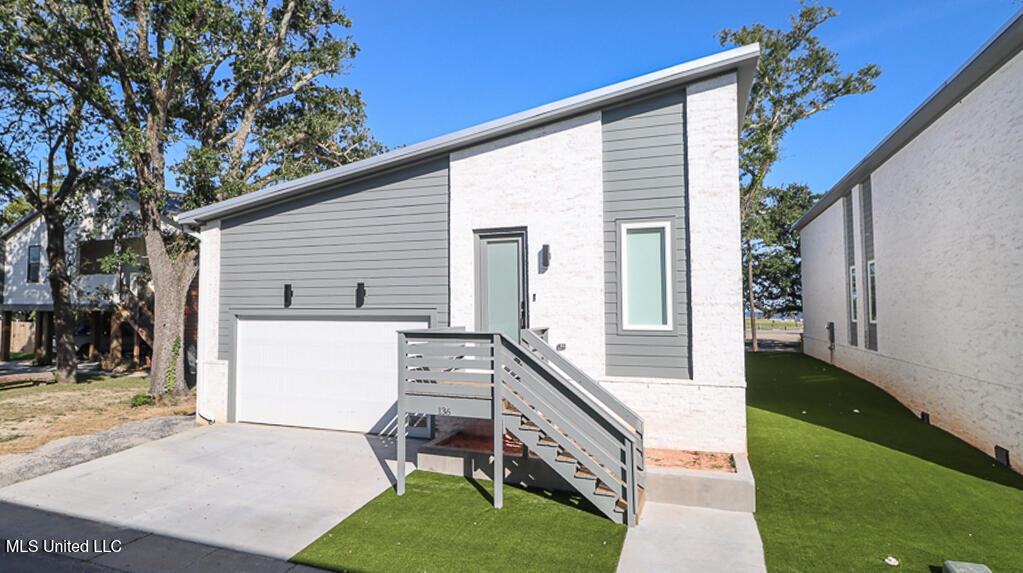 136 Markham Drive Property Photo 36