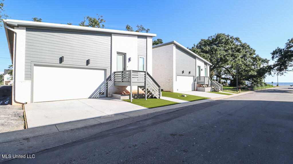 136 Markham Drive Property Photo 38