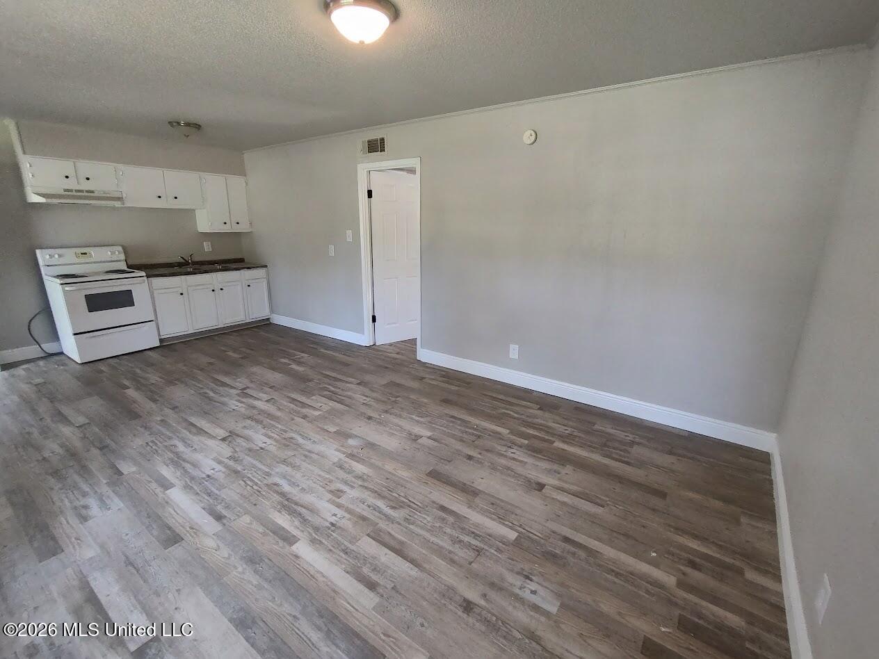 6418 Walnut Street Property Photo 3