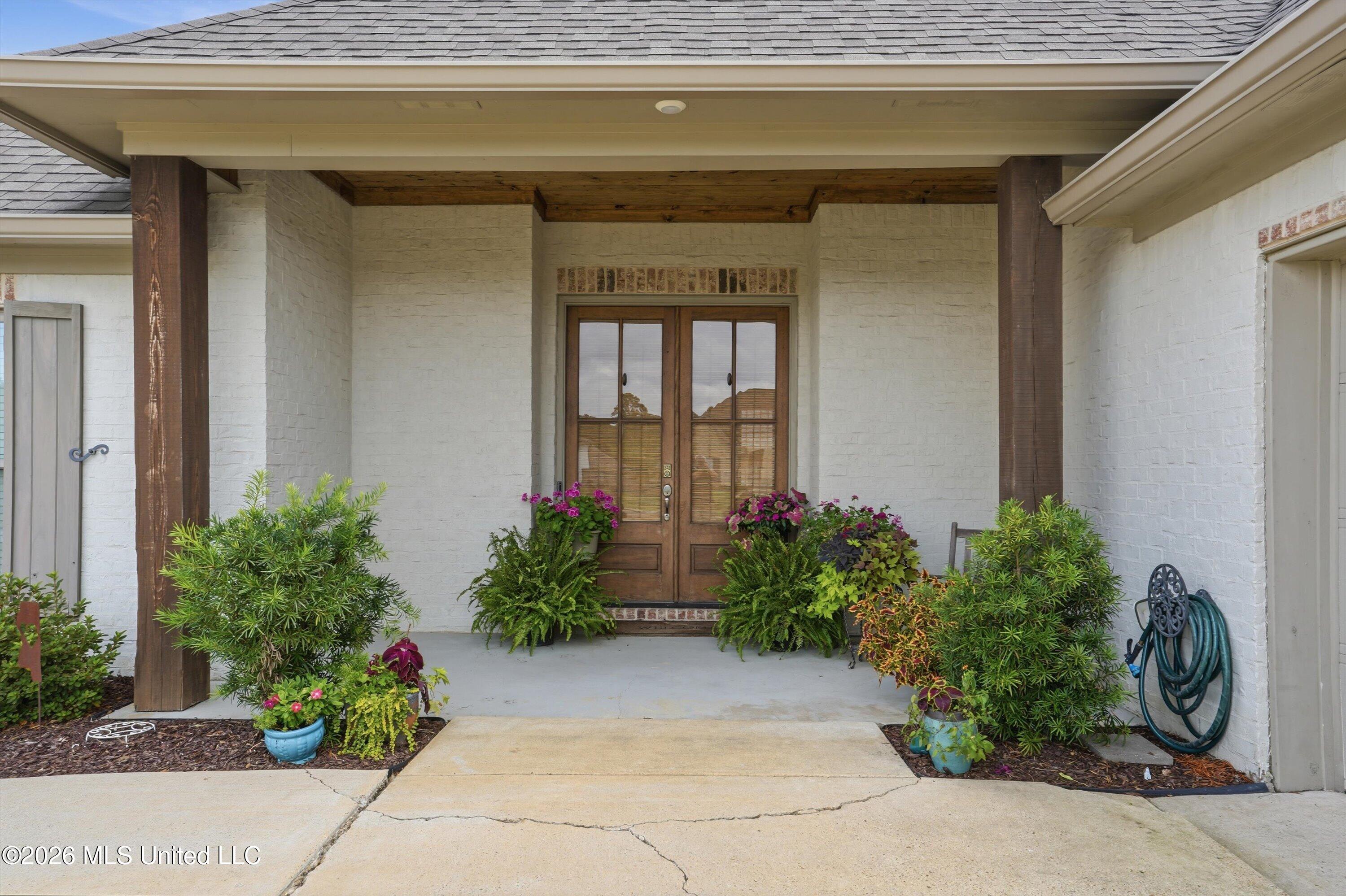 512 Carrington Drive Property Photo 2