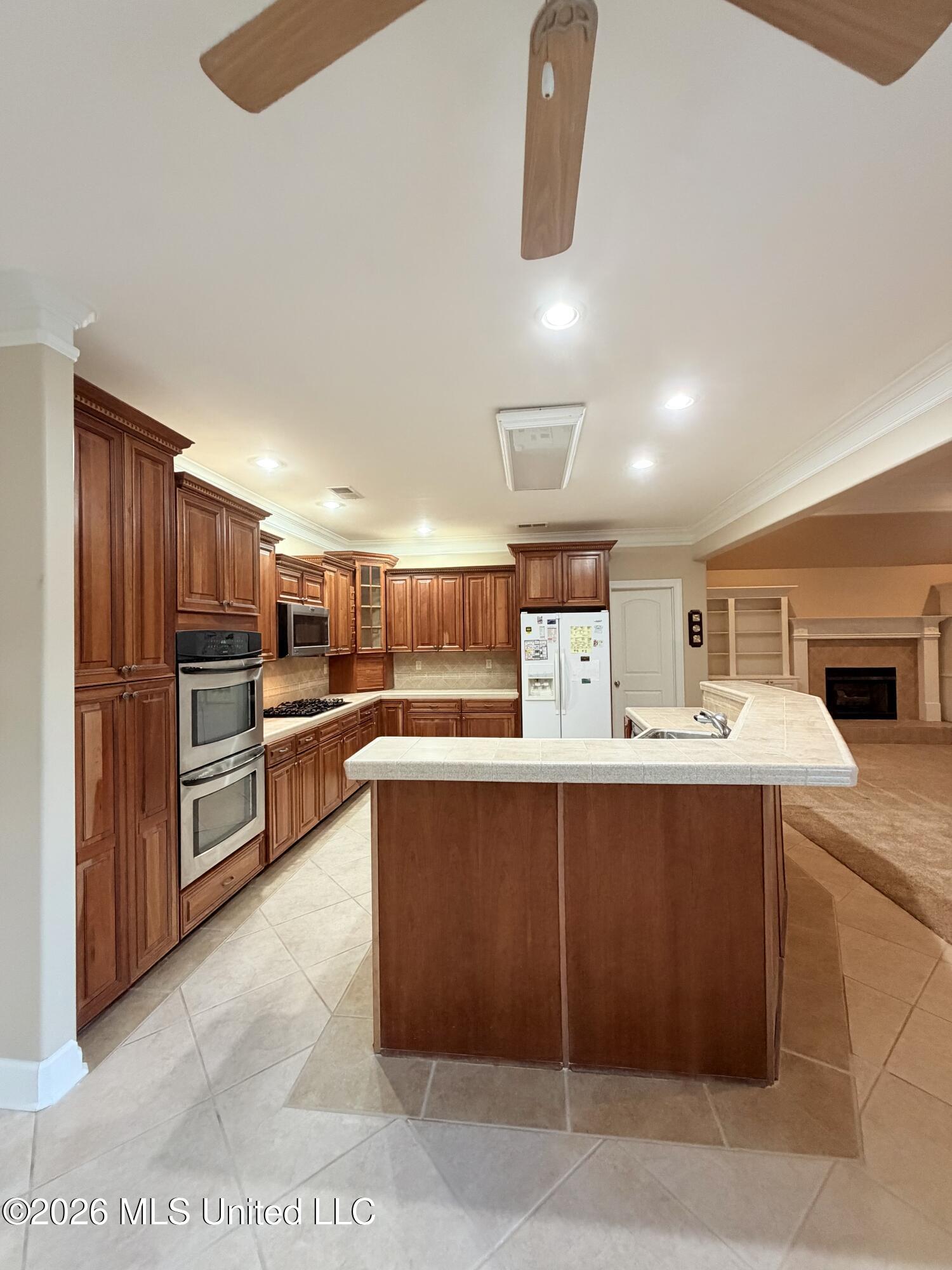 123 Tall Oaks Drive Property Photo 7