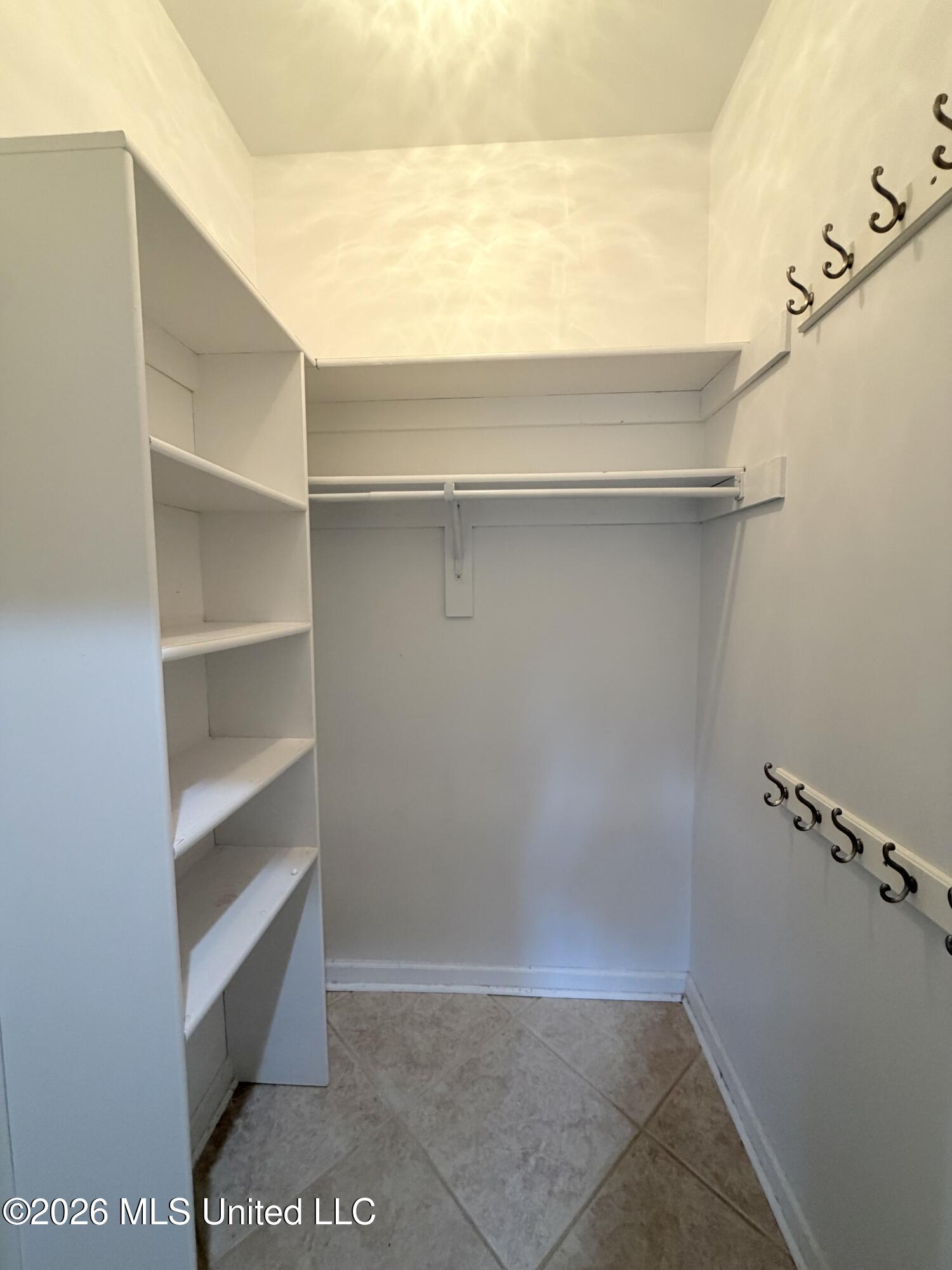 123 Tall Oaks Drive Property Photo 12