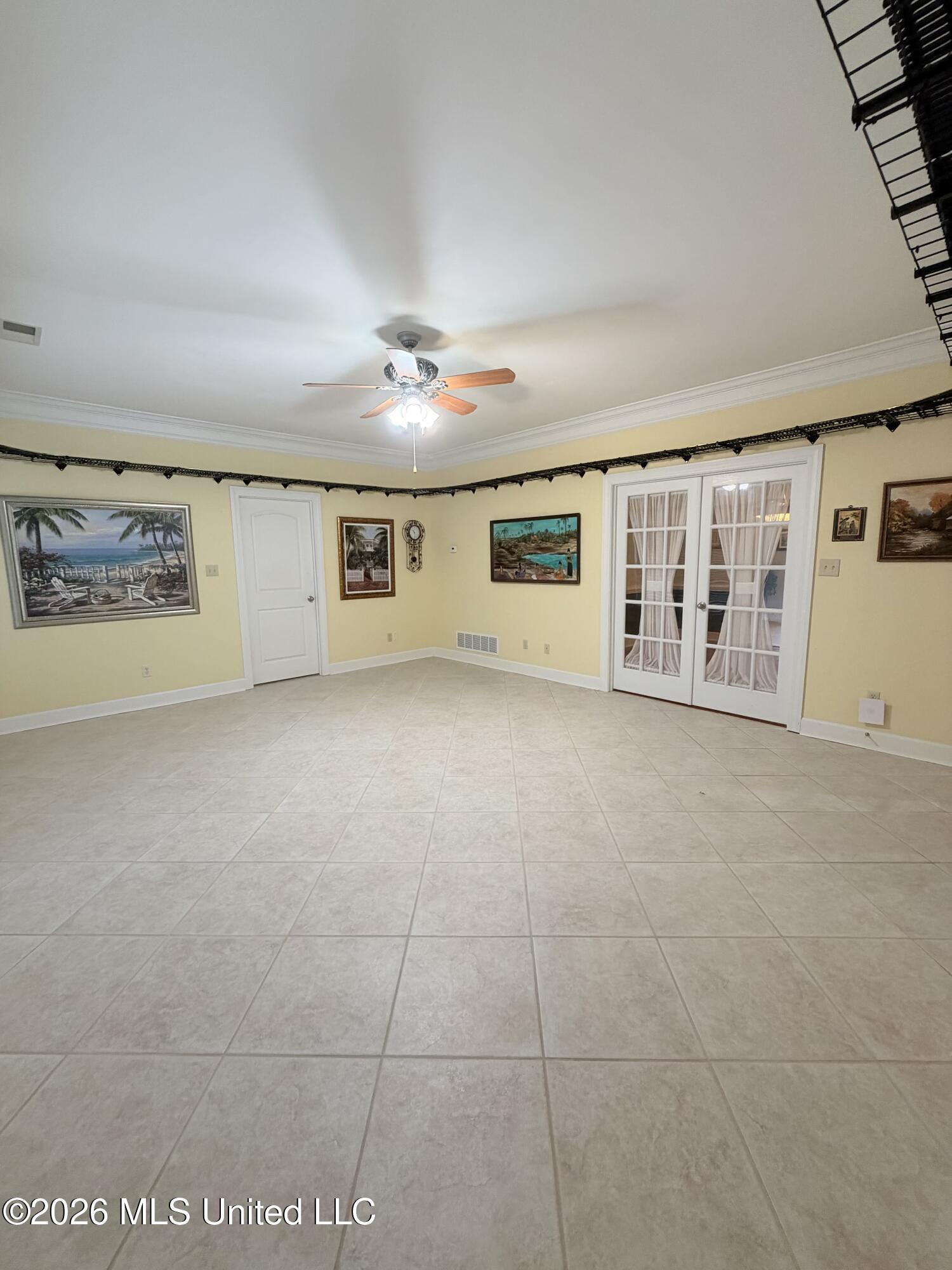 123 Tall Oaks Drive Property Photo 13