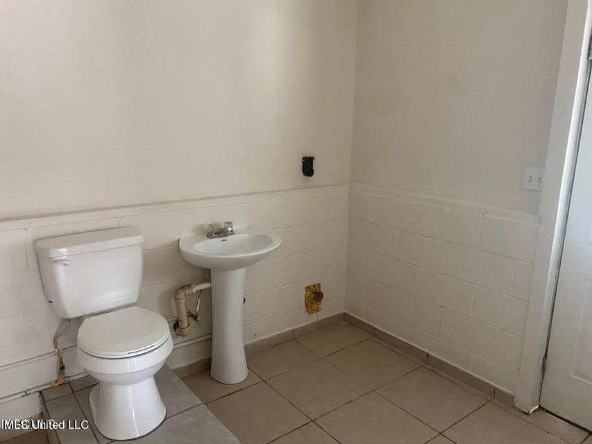 3010 Martin Street Property Photo 5