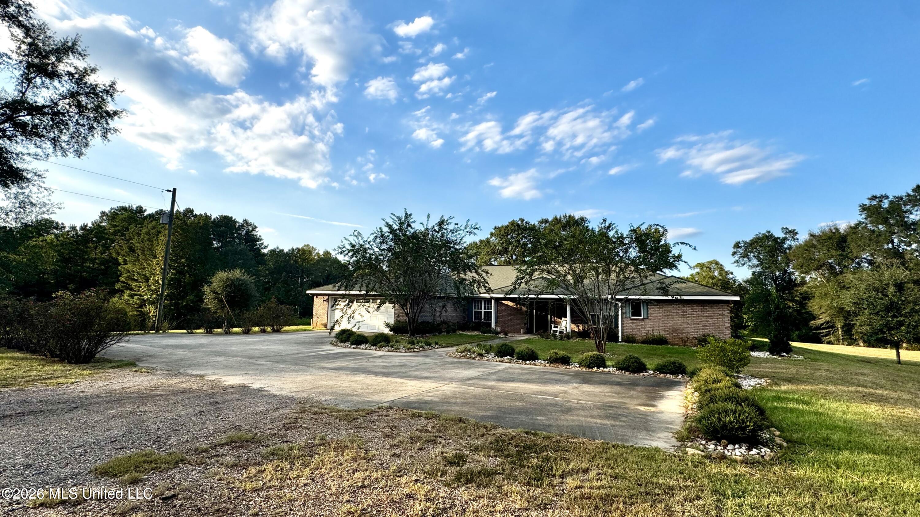 95 W Burnette Road Property Photo 2