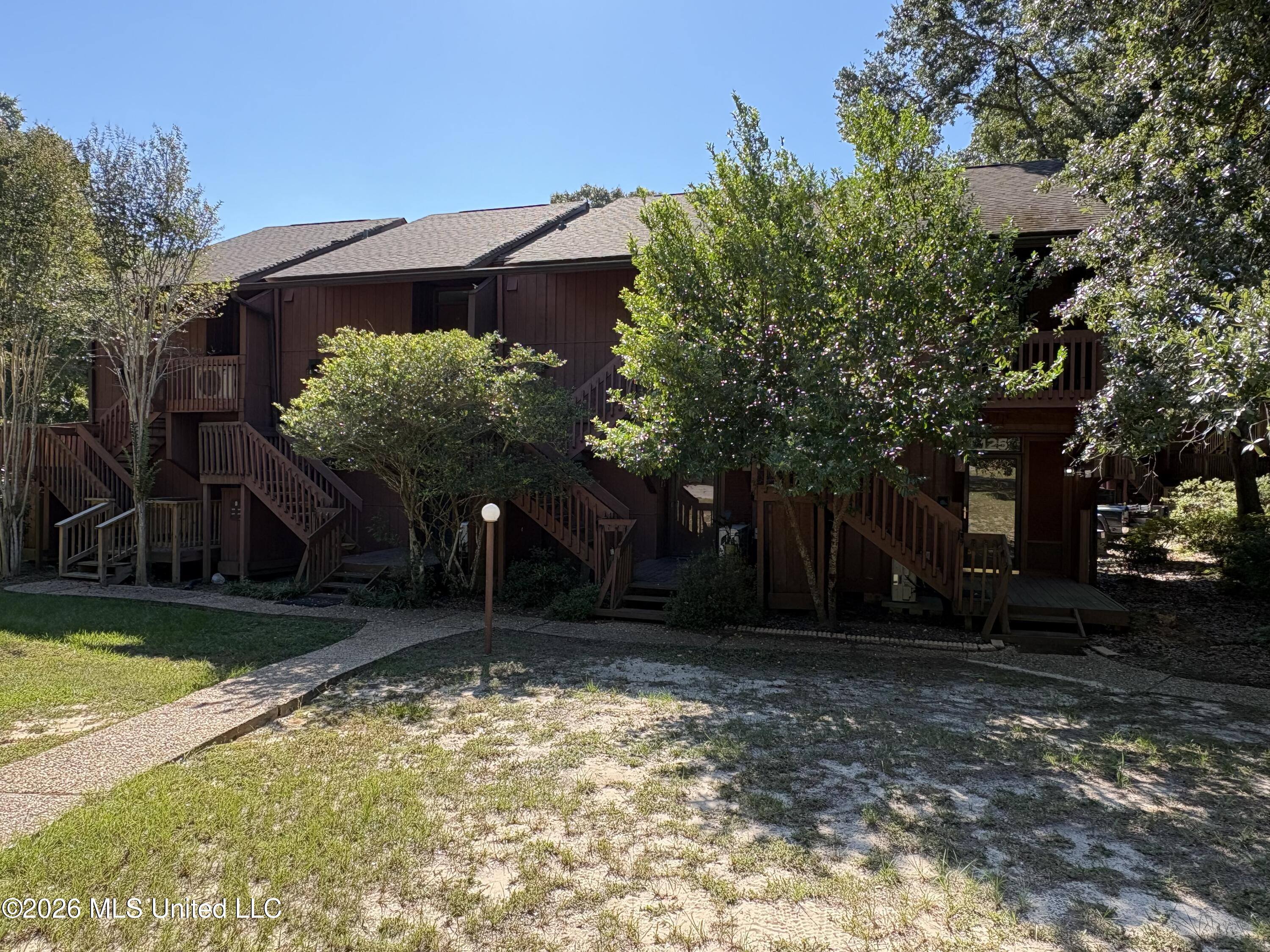 225 Lakeside Villa Property Photo 1