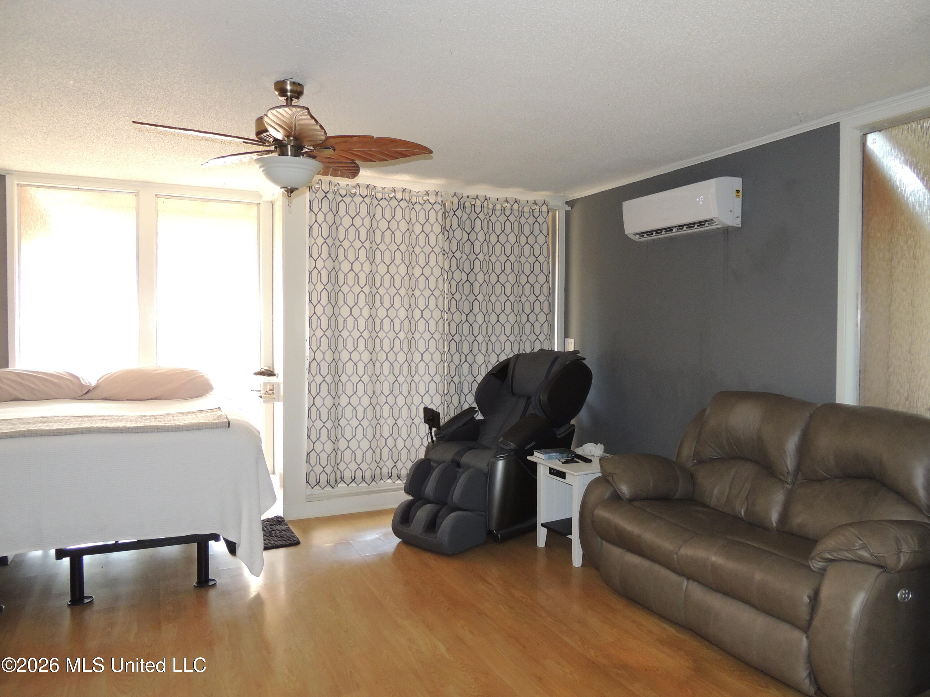 225 Lakeside Villa Property Photo 7