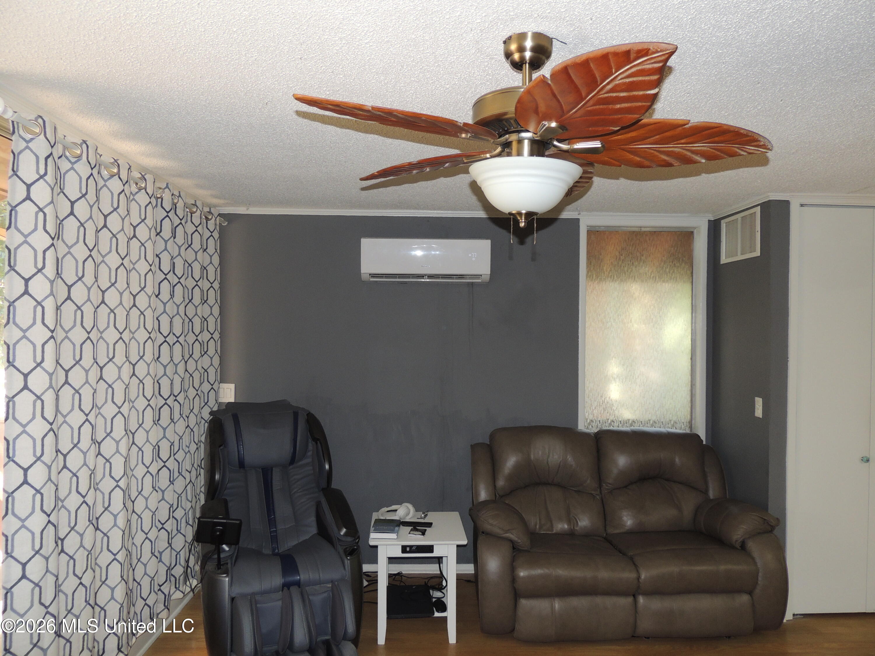 225 Lakeside Villa Property Photo 8
