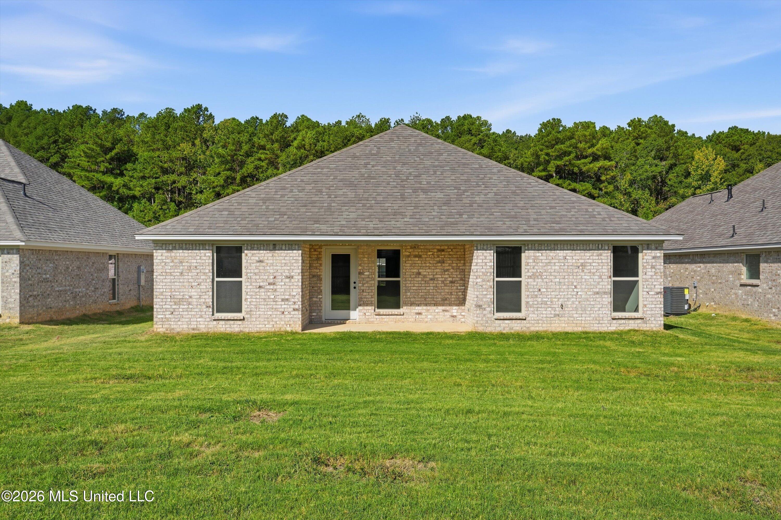 527 Stone Brook Place Property Photo 16