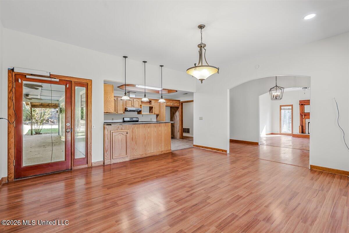 10 W Railroad Avenue Property Photo 8