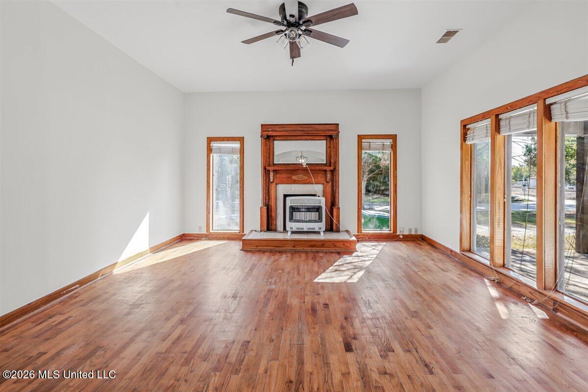 10 W Railroad Avenue Property Photo 10