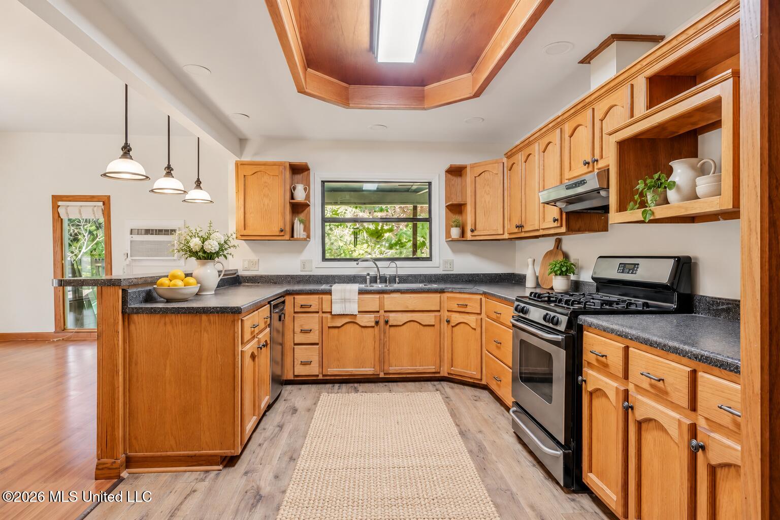 10 W Railroad Avenue Property Photo 15